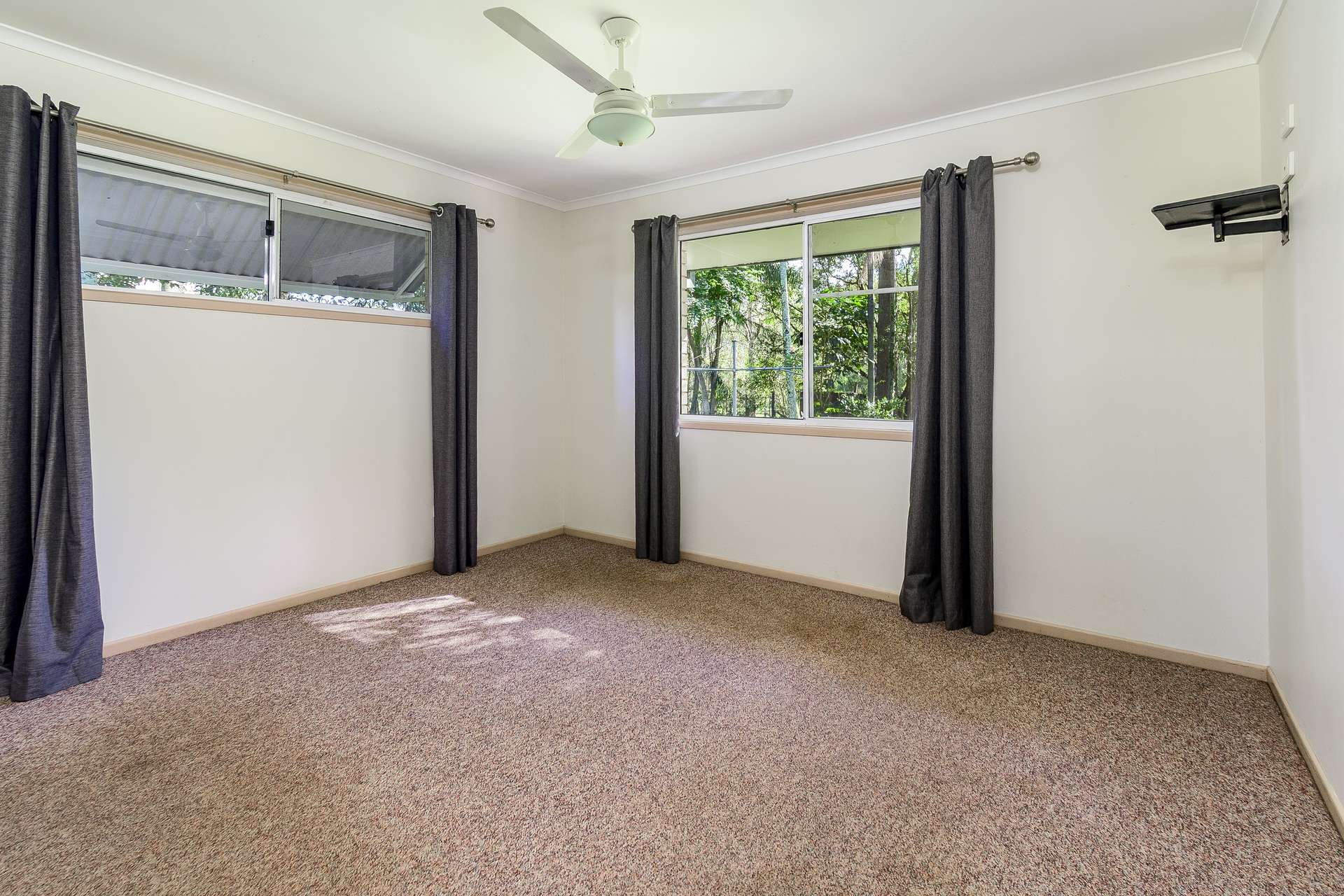 10 Harper Road, Bellmere For Sale by Farmbuy.com - image 11