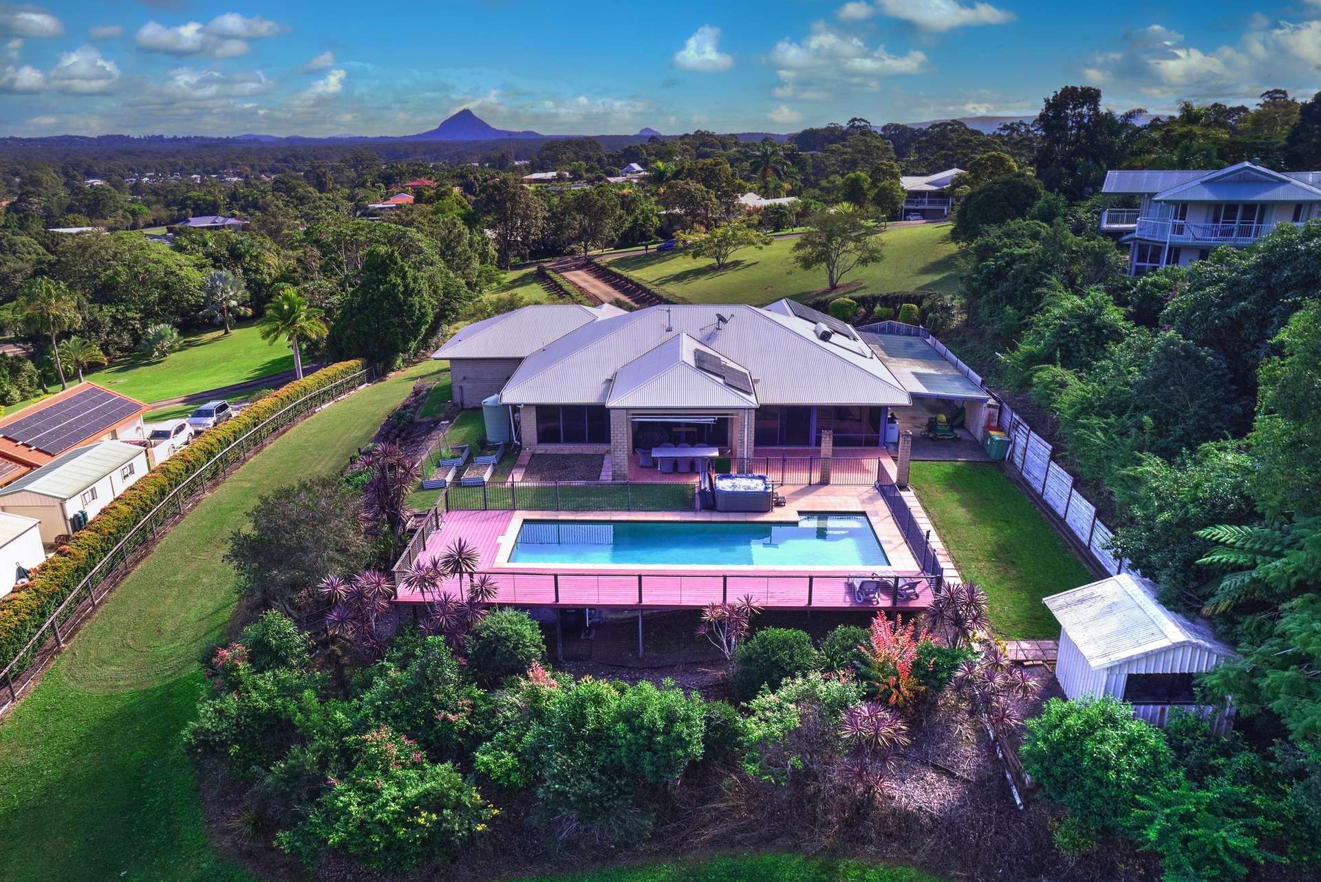 10 Fantail Crescent, Cooroy For Sale by Farmbuy.com - image 1