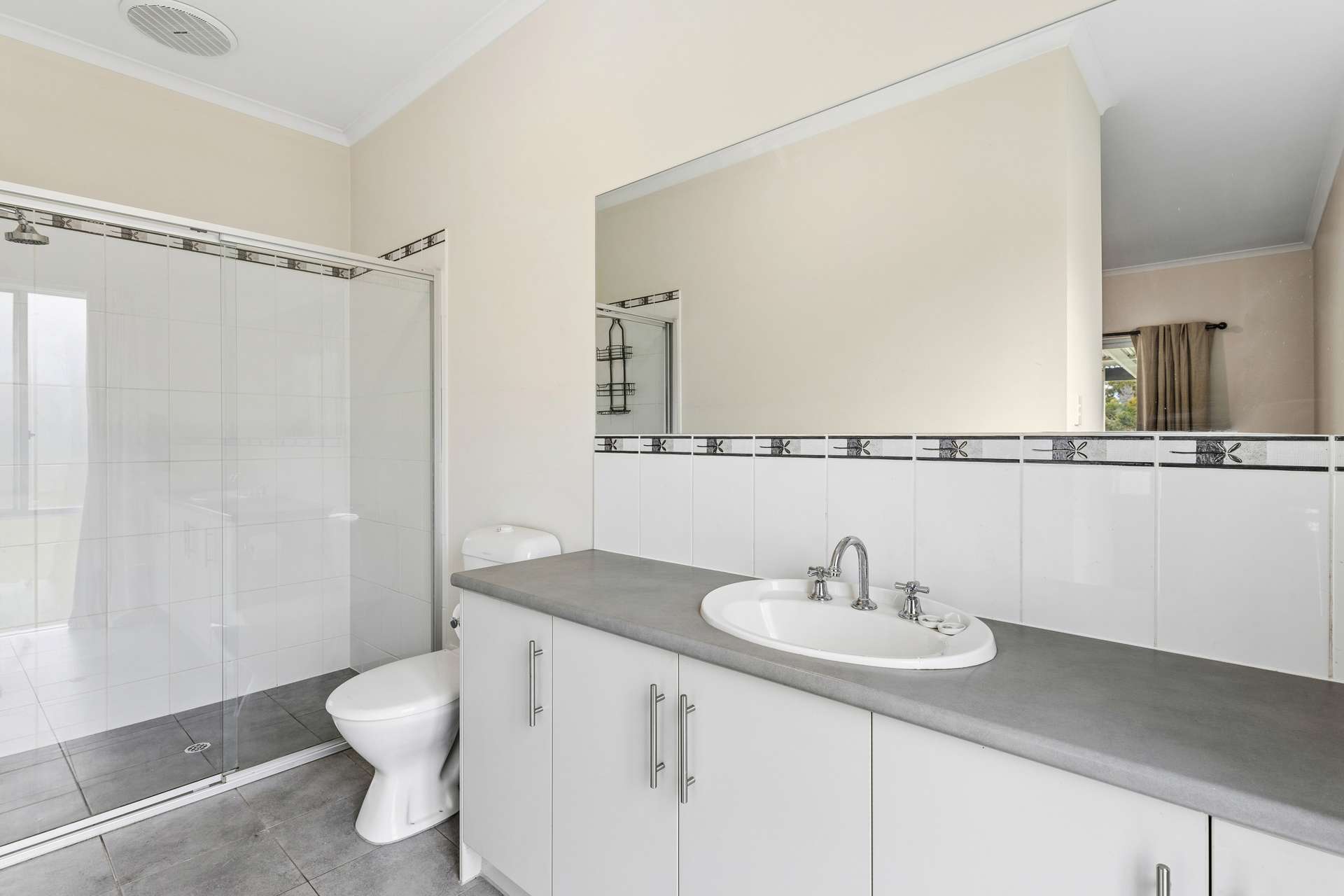 57 Links Road, Brownlow Ki For Sale by Farmbuy.com - image 11