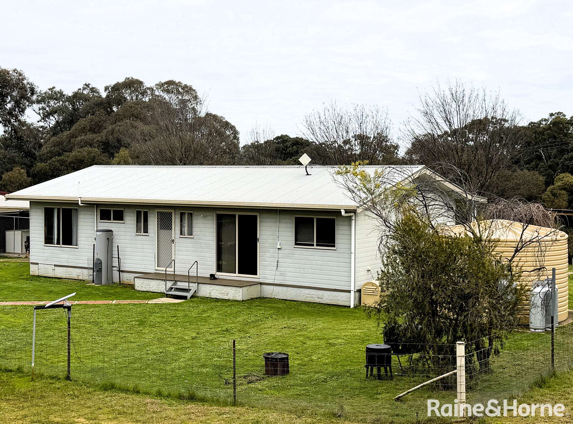 202 Pattersons Lane, Young For Sale by Farmbuy.com - image 5