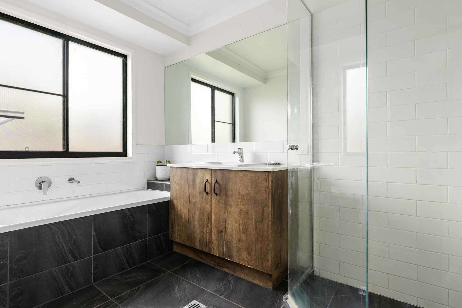 14 Farmer Drive, Meringandan West For Sale by Farmbuy.com - image 9