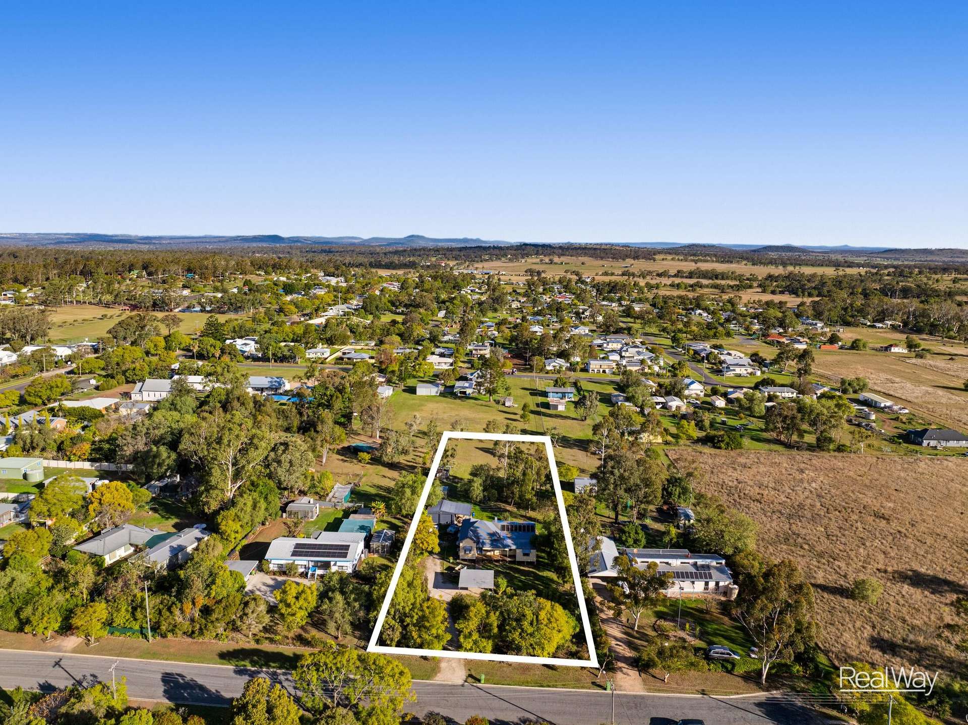 8 Kann Street, Goombungee For Sale by Farmbuy.com - image 12