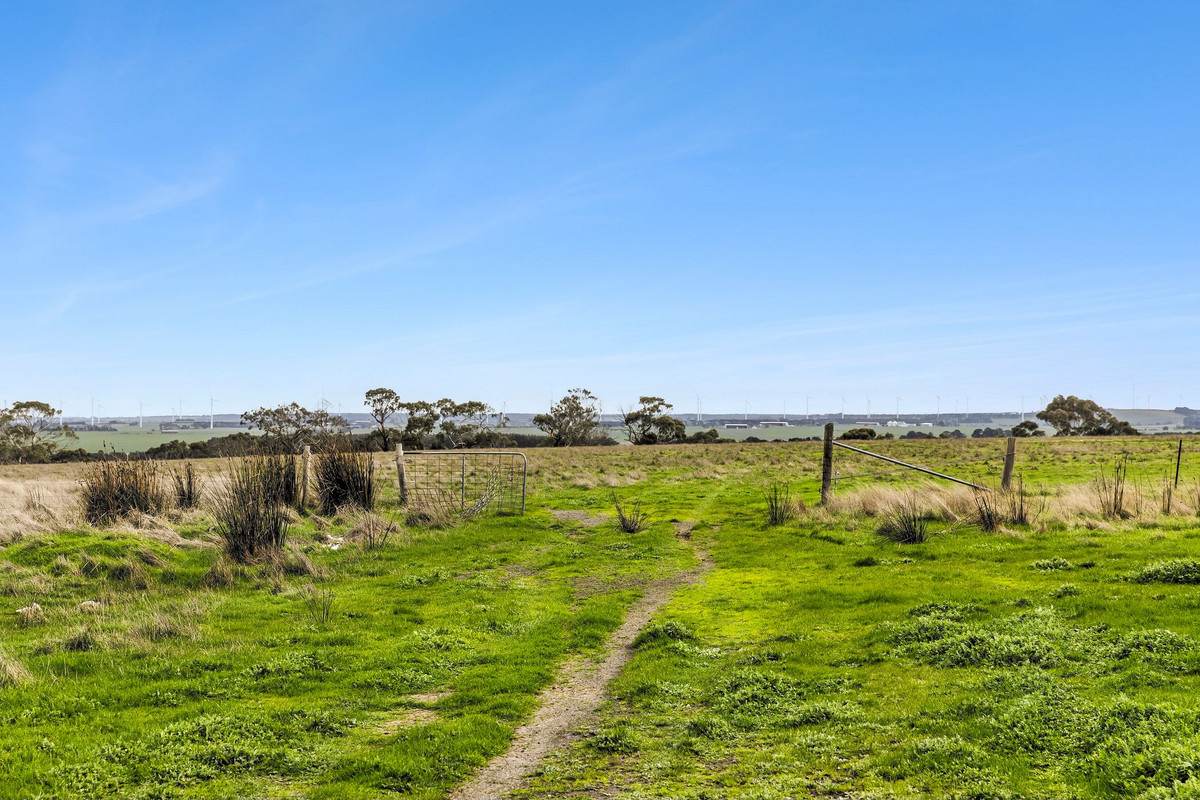 346 Coopers Road, Meredith For Sale by Farmbuy.com - image 6