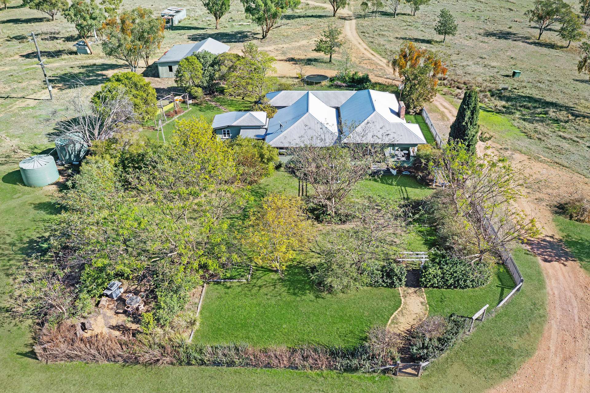 " Brooklyn Macintyre Aggregation ", Warwick For Sale by Farmbuy.com - image 1