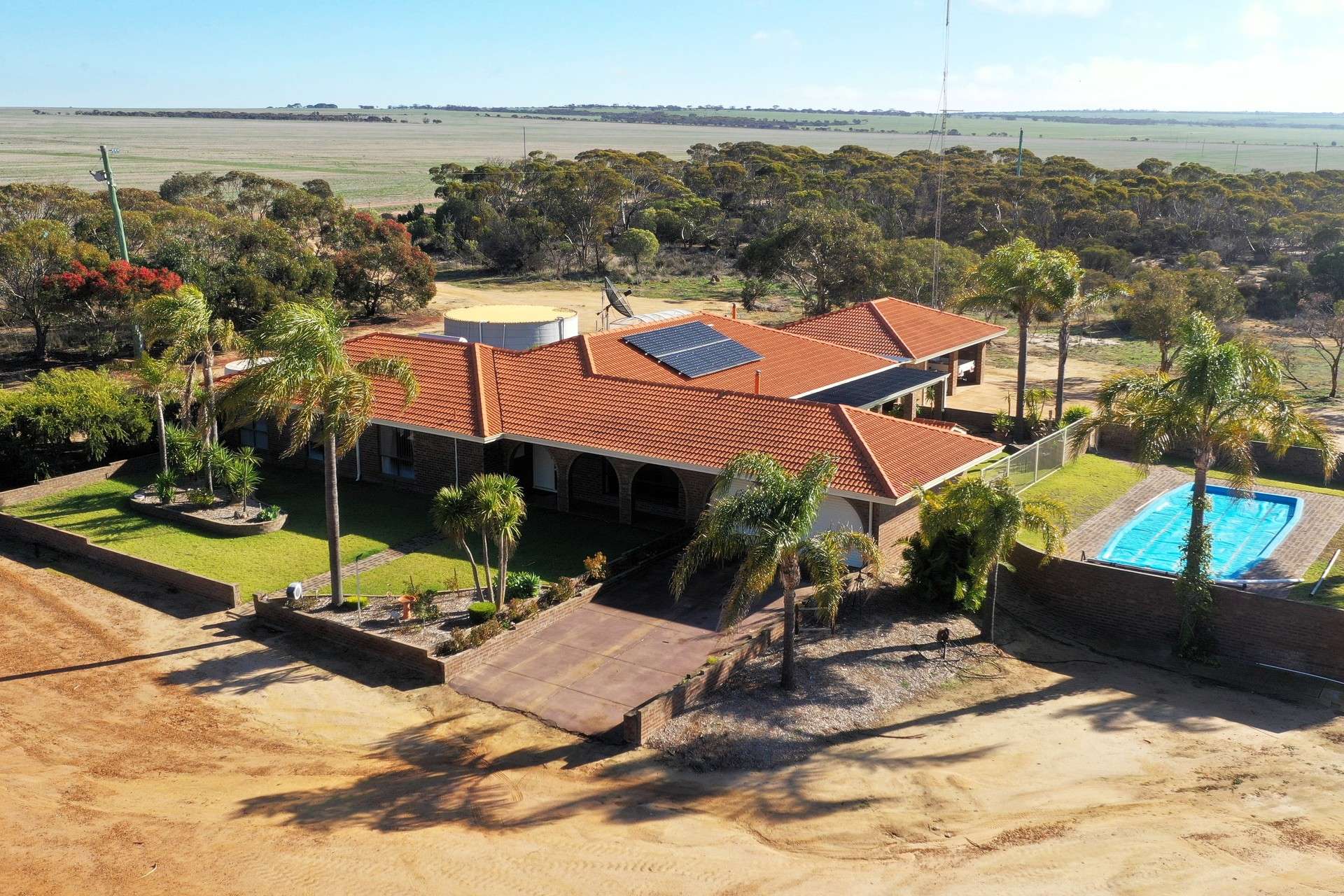 North Newdegate, Mount Sheridan For Sale by Farmbuy.com - image 1