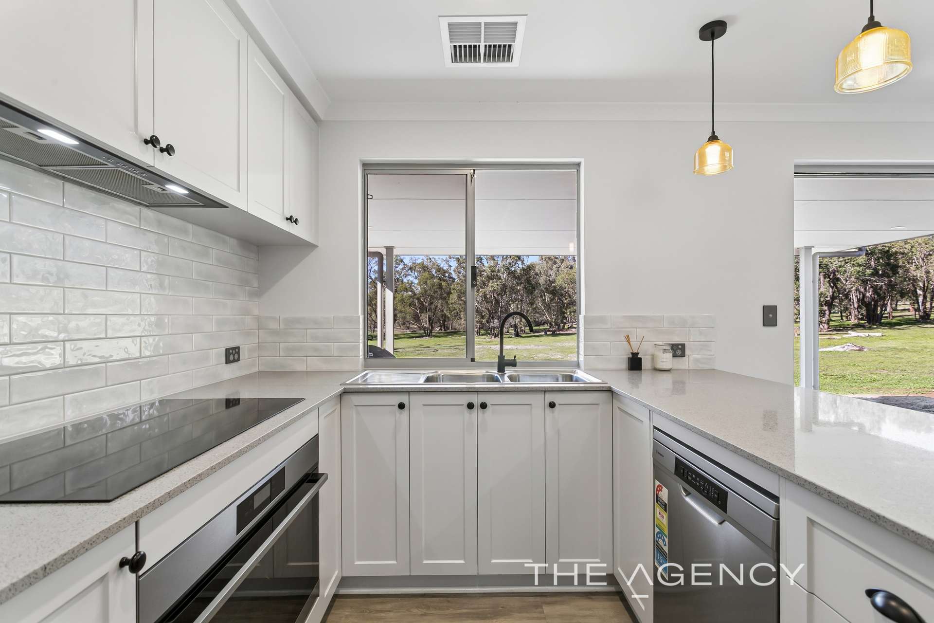 13 Bridgeman Road, Bakers Hill For Sale by Farmbuy.com - image 8