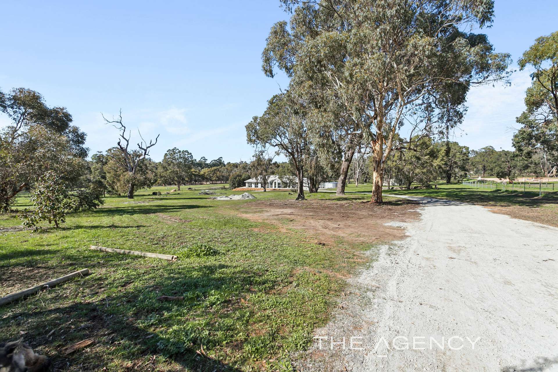 13 Bridgeman Road, Bakers Hill For Sale by Farmbuy.com - image 25