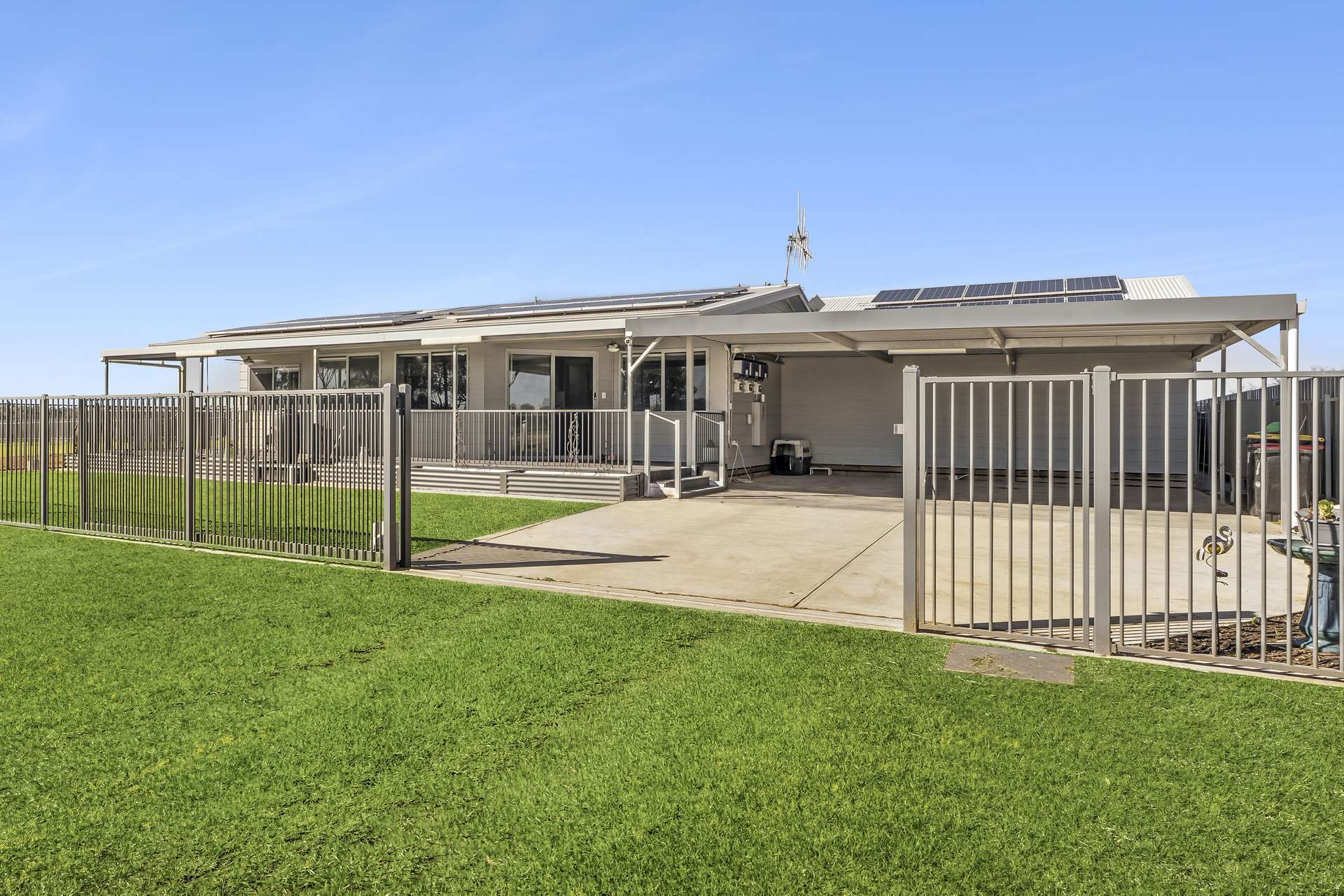 232 Begara Street, Renmark For Sale by Farmbuy.com - image 1