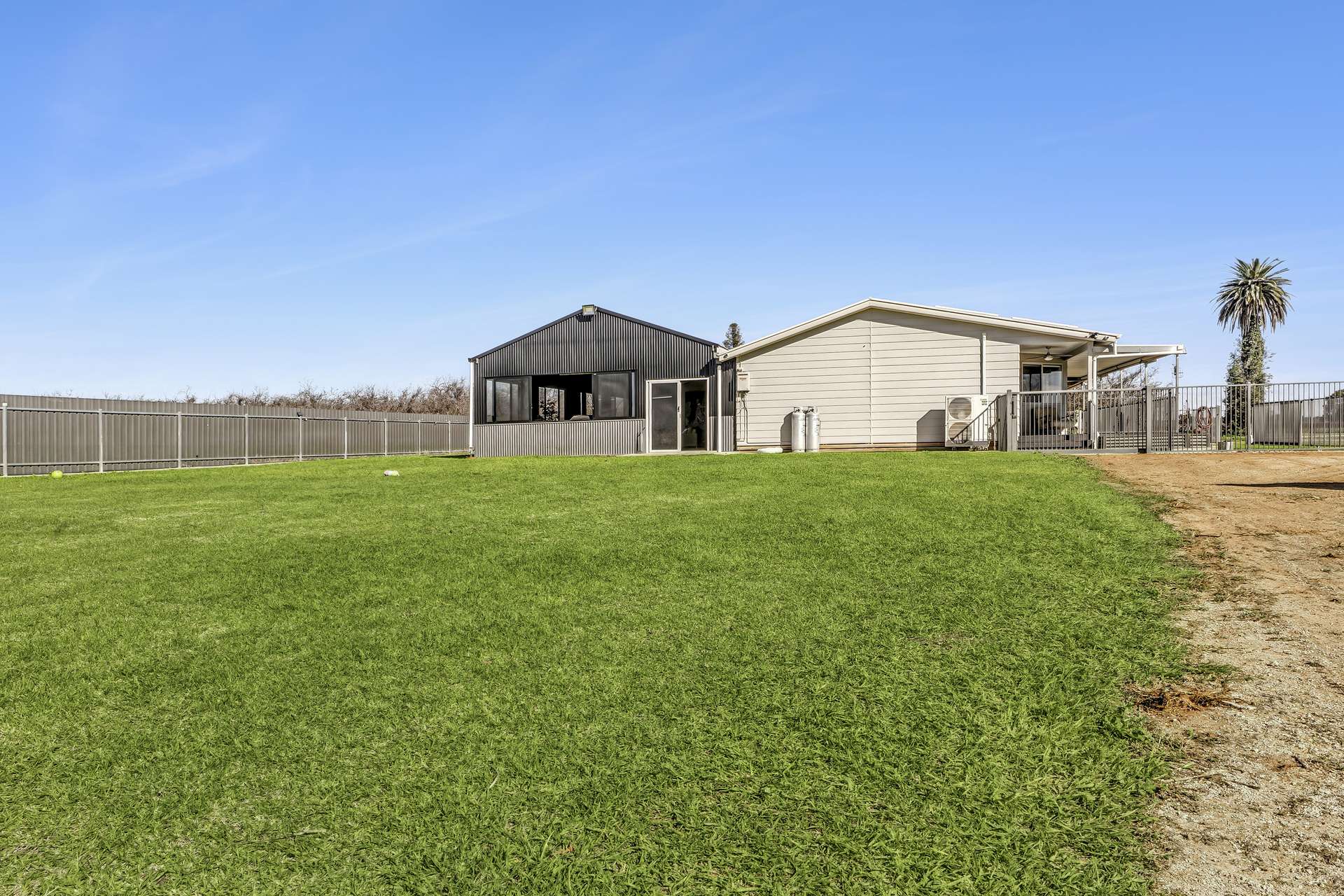 232 Begara Street, Renmark For Sale by Farmbuy.com - image 17