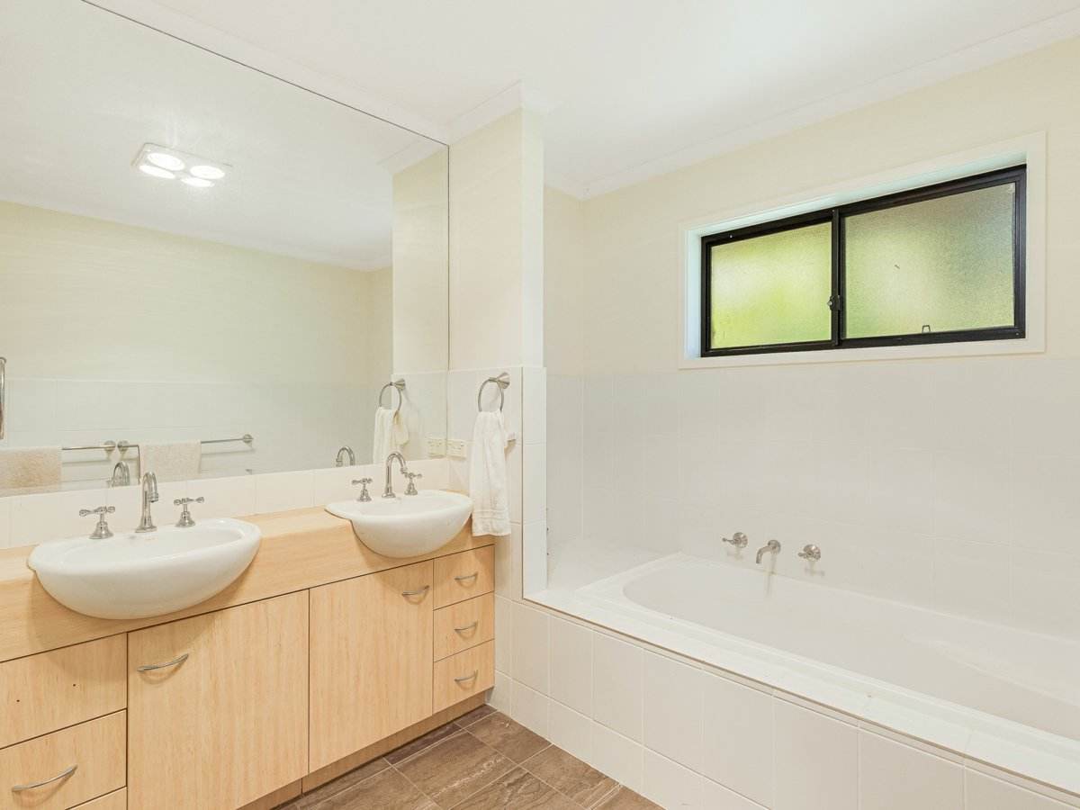 8 Willow Court, Bega For Sale by Farmbuy.com - image 16