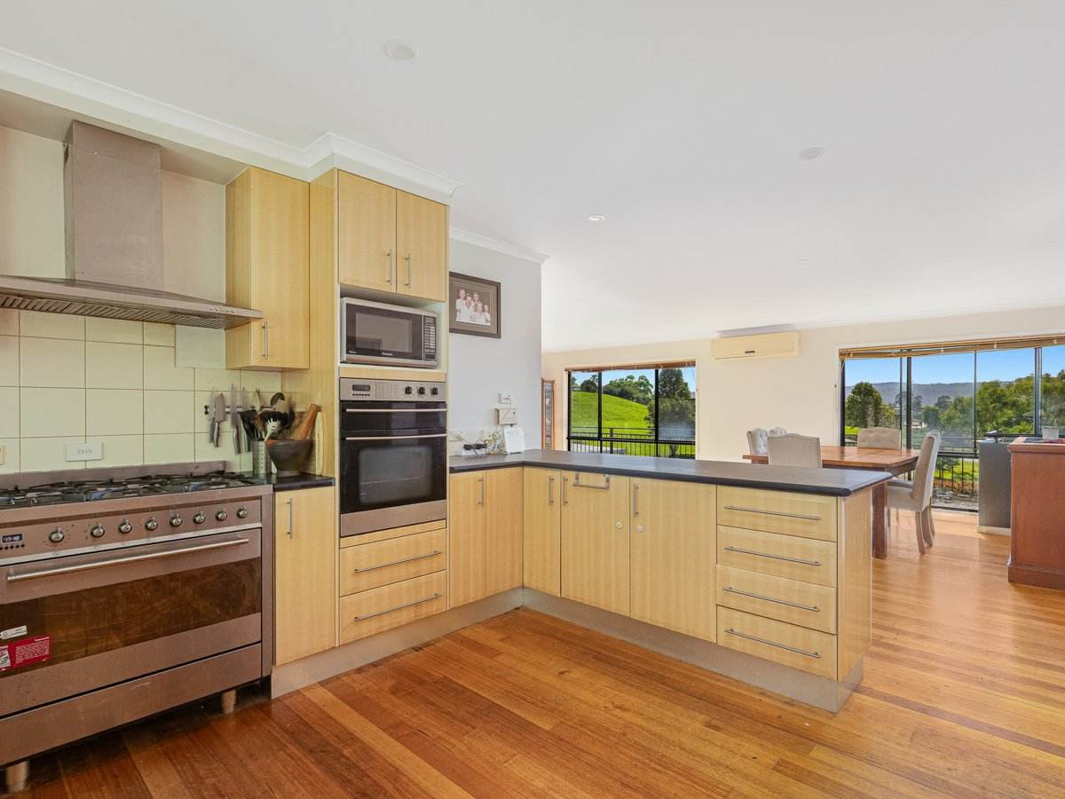 8 Willow Court, Bega For Sale by Farmbuy.com - image 7