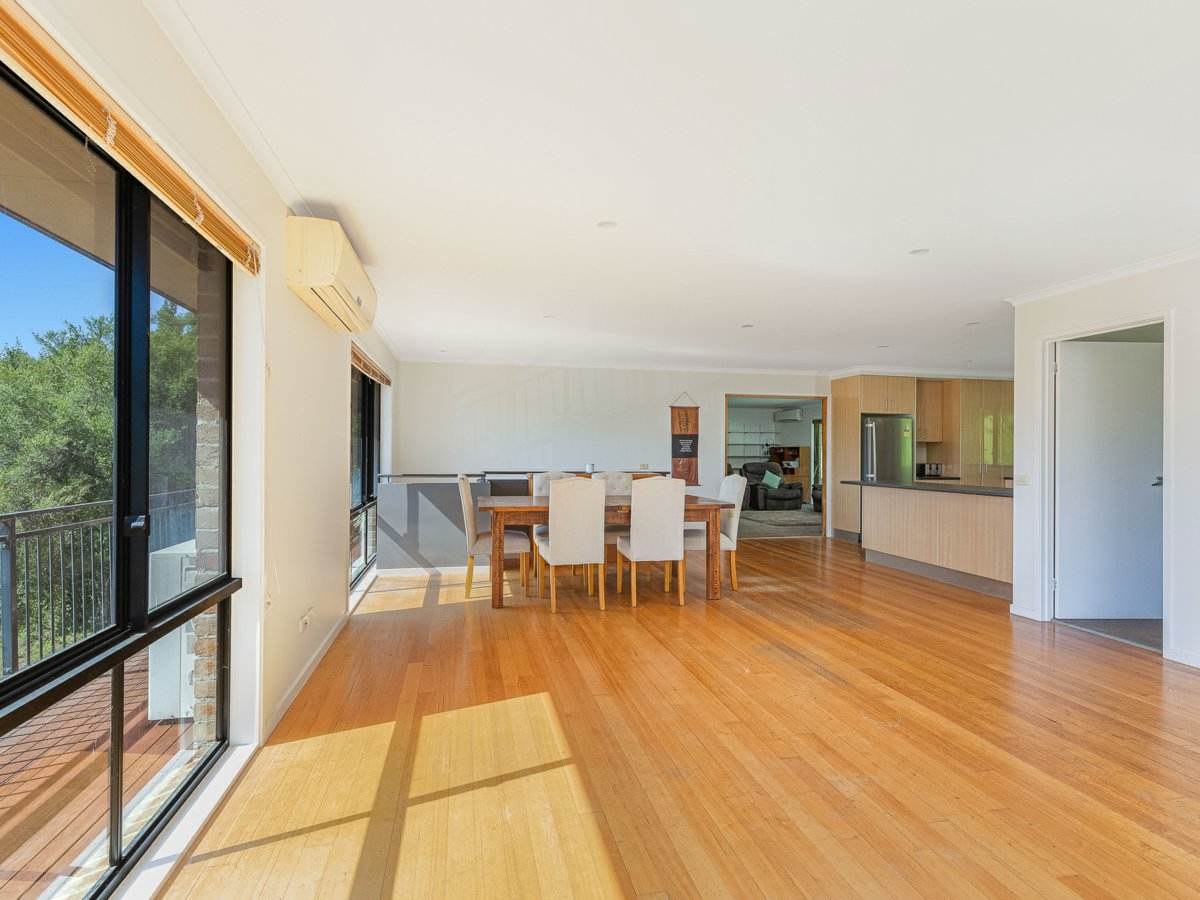 8 Willow Court, Bega For Sale by Farmbuy.com - image 6