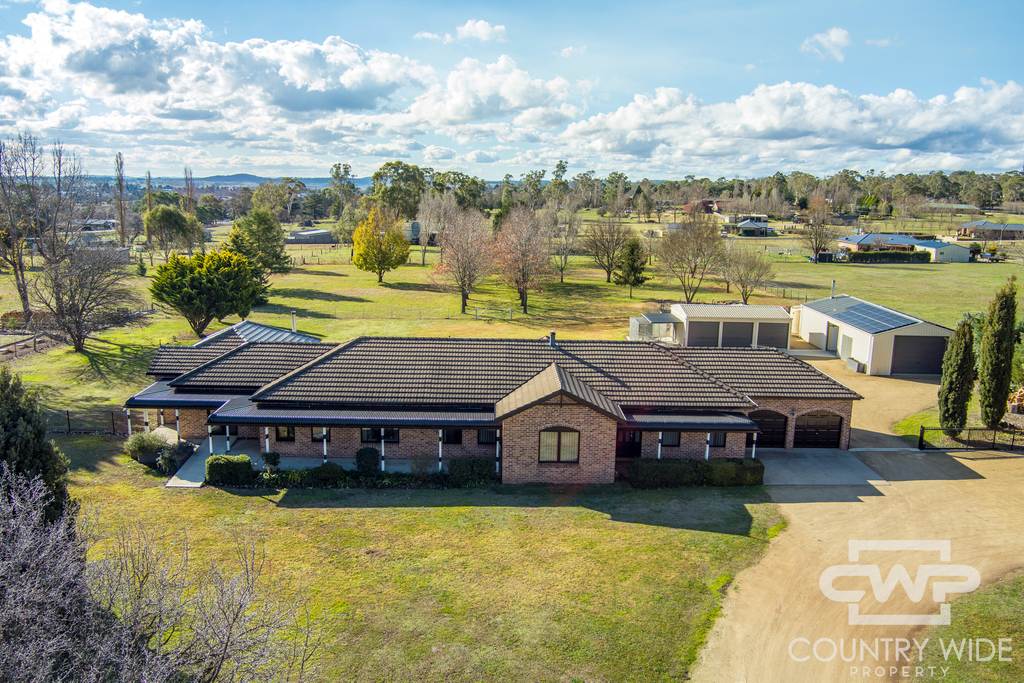 19 Glen Legh Road, Glen Innes NSW 2370