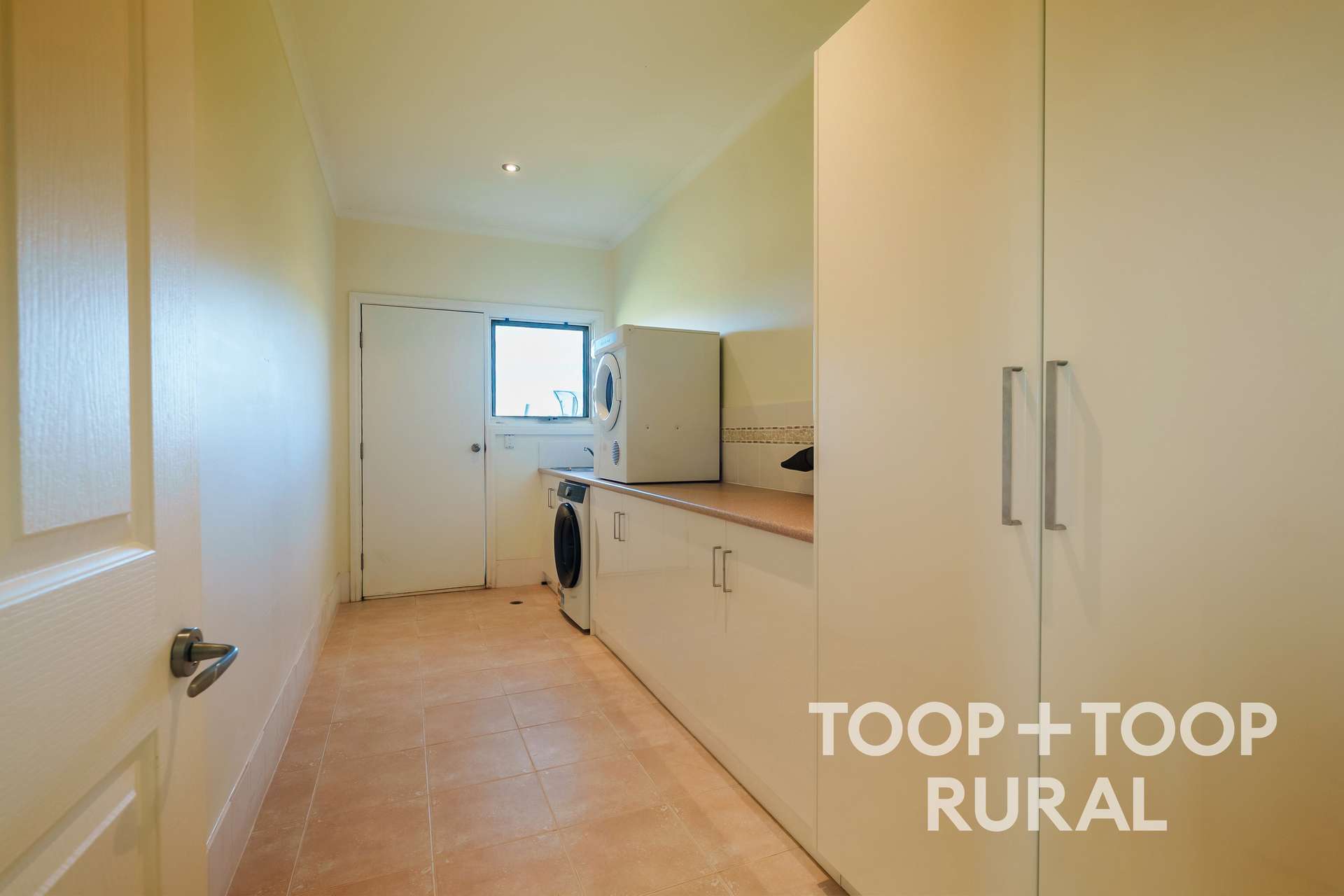 2021 North Coast Road, Wisanger For Sale by Farmbuy.com - image 23