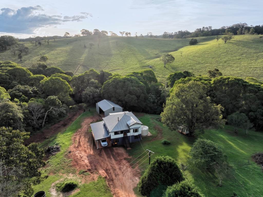 60 Brown Road, Lake Eacham QLD 4884