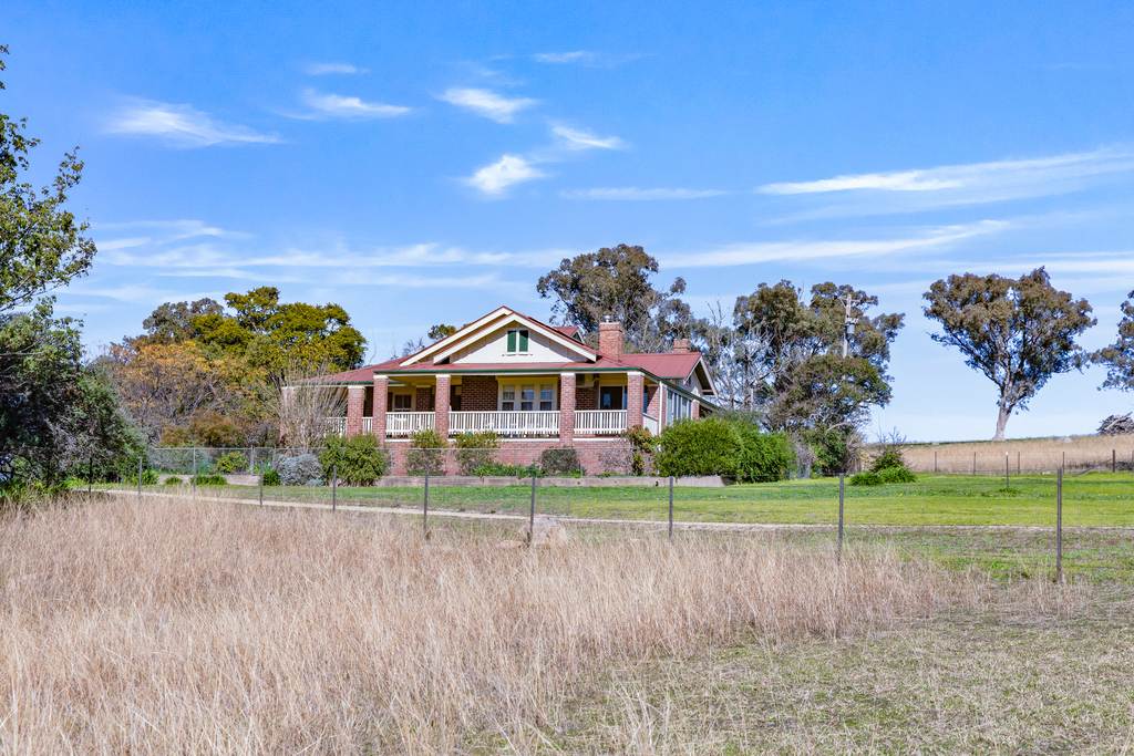 404 Kangaroo Flat Road, Cowra NSW 2794