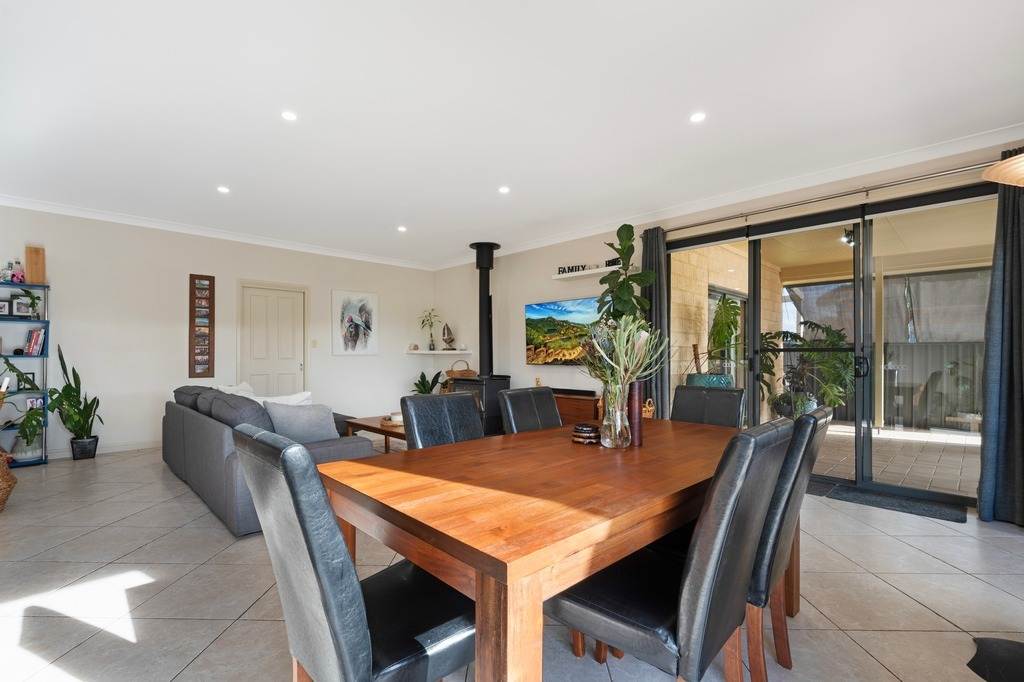 19 Summervista Boulevard, Kingscote For Sale by Farmbuy.com - image 13