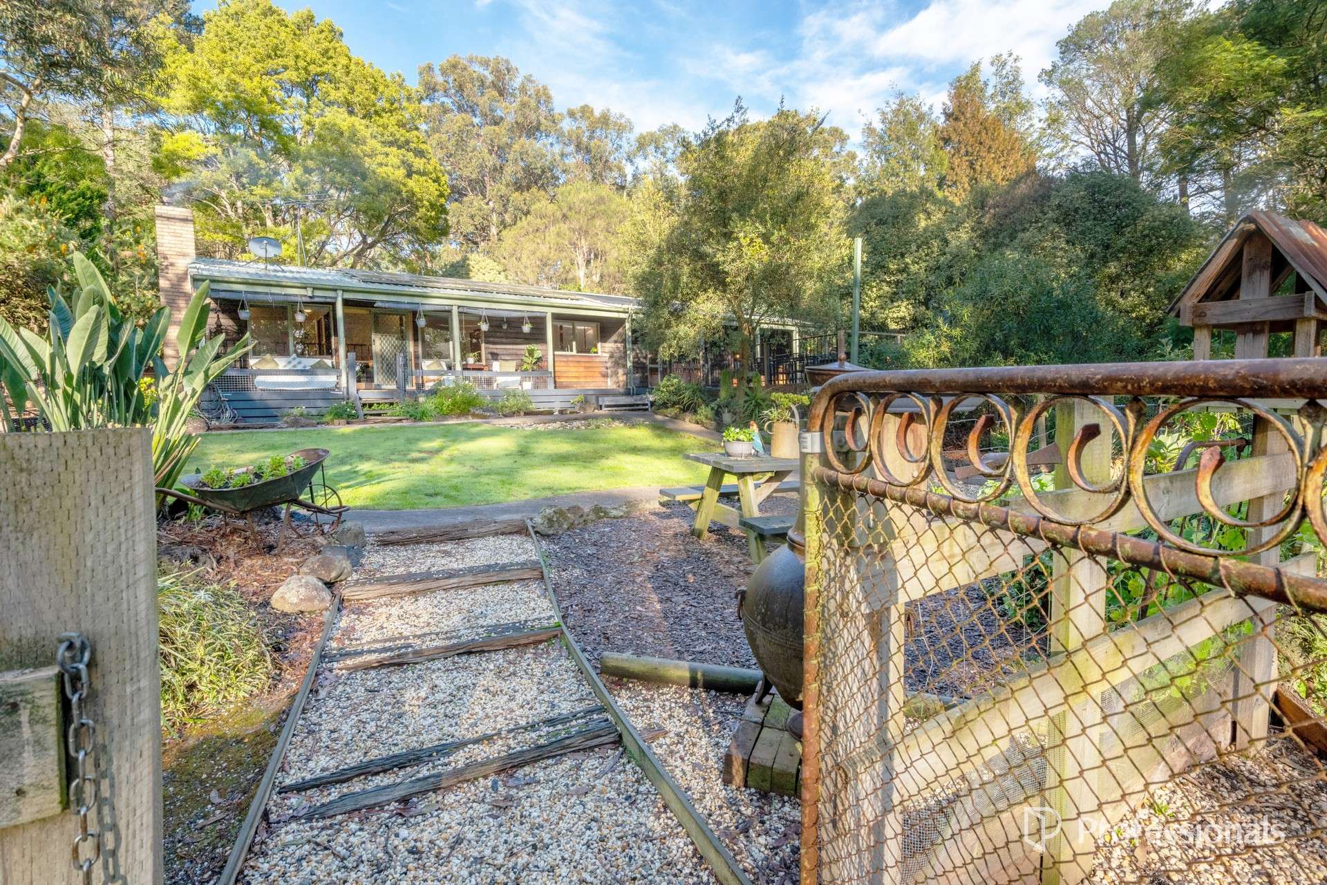195 Glenview Road, Launching Place For Sale by Farmbuy.com - image 2