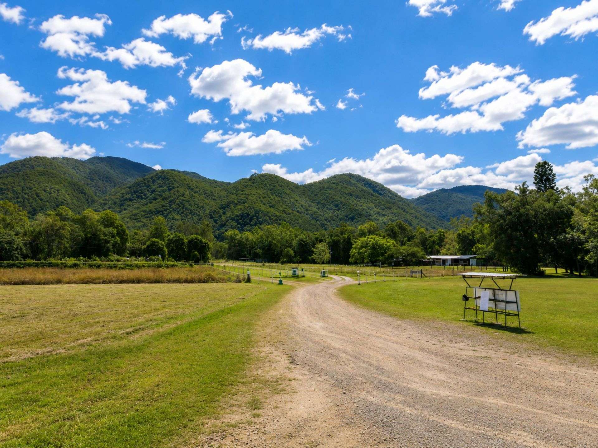 1006 Giru-Woodstock Road, Mount Surround For Sale by Farmbuy.com - image 2