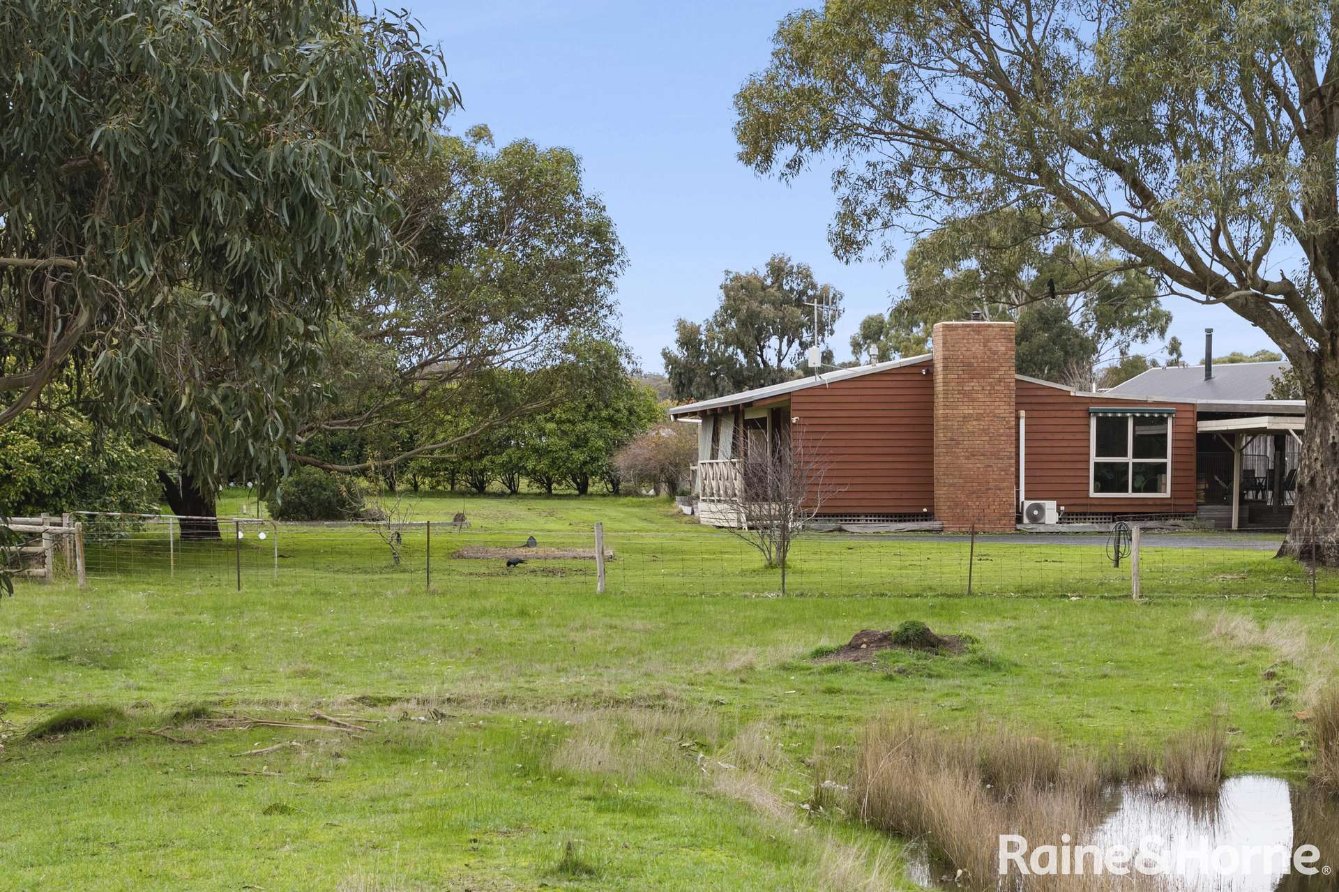 96 Baynton Road, Kyneton For Sale by Farmbuy.com - image 2