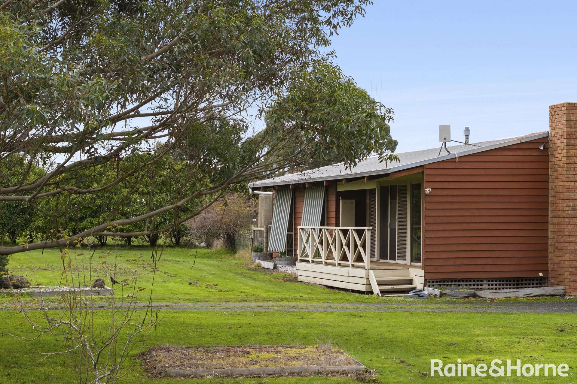 96 Baynton Road, Kyneton For Sale by Farmbuy.com - image 4