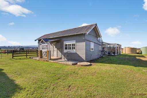 Farm For Sale - VIC - Lindenow - 3865 - Peace, Privacy & Rural Charm 