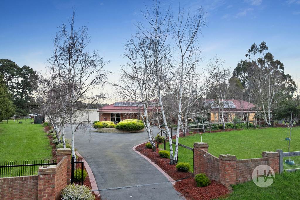18 Raymond Street, Somerville VIC 3912
