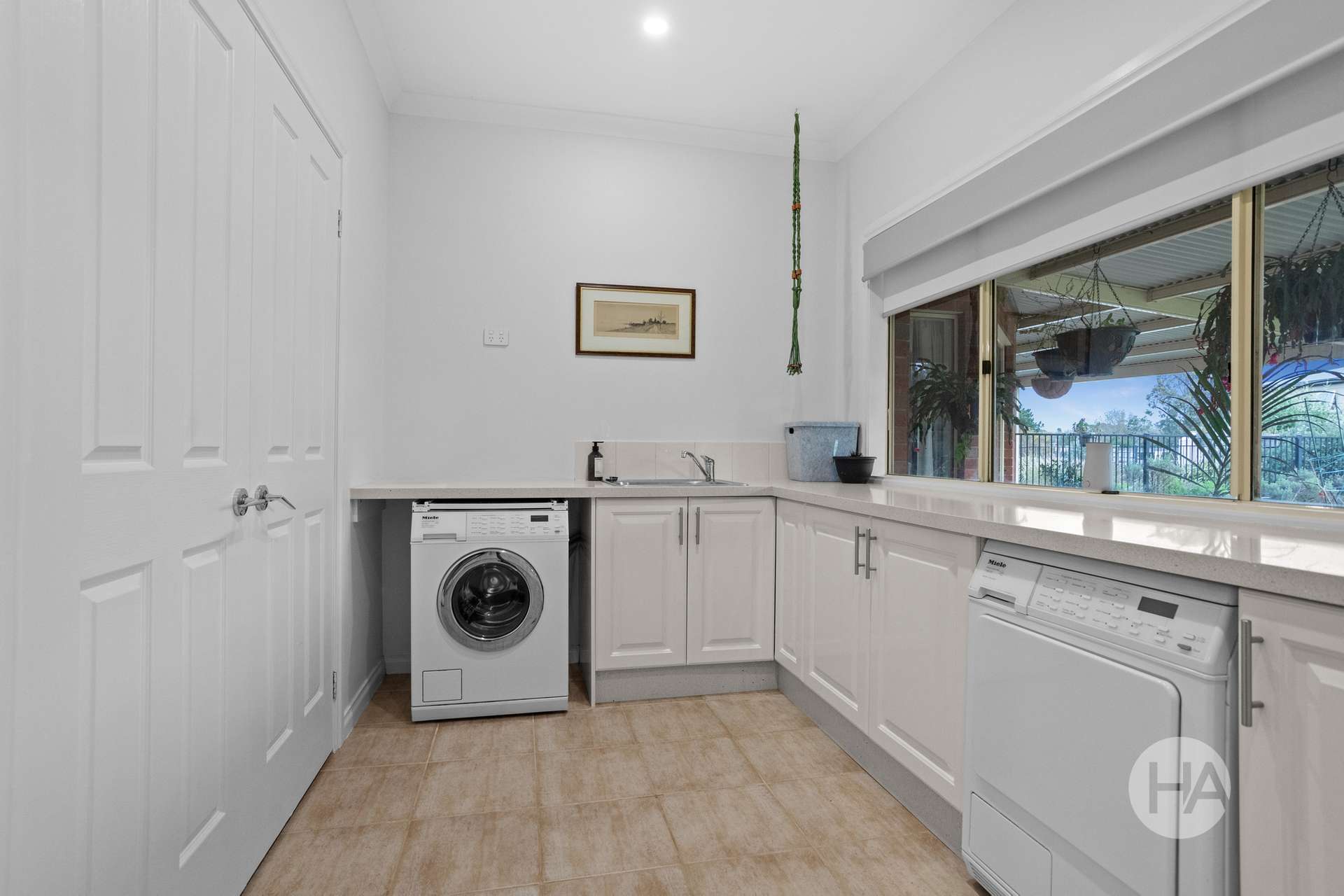 18 Raymond Street, Somerville For Sale by Farmbuy.com - image 12