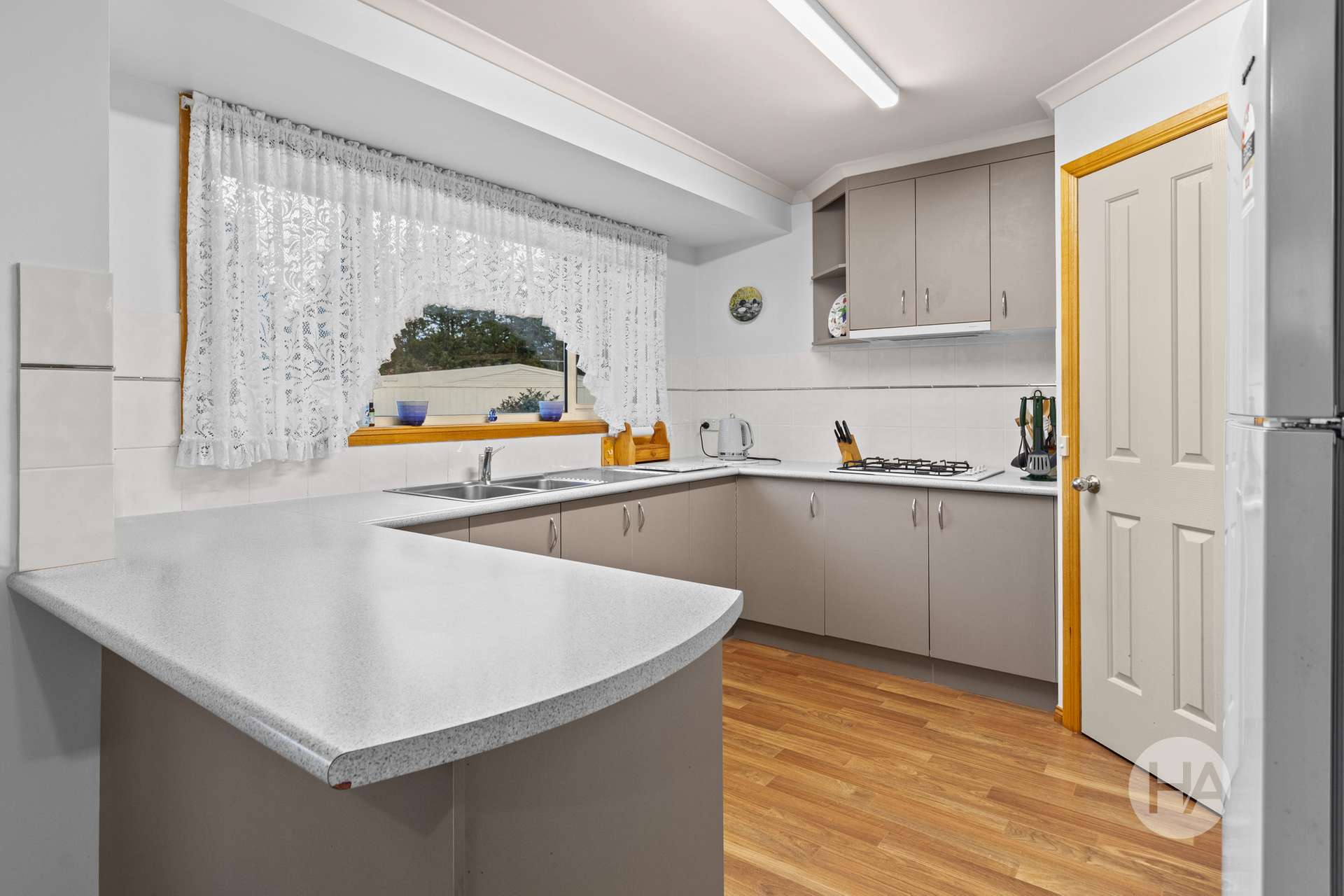 18 Raymond Street, Somerville For Sale by Farmbuy.com - image 17
