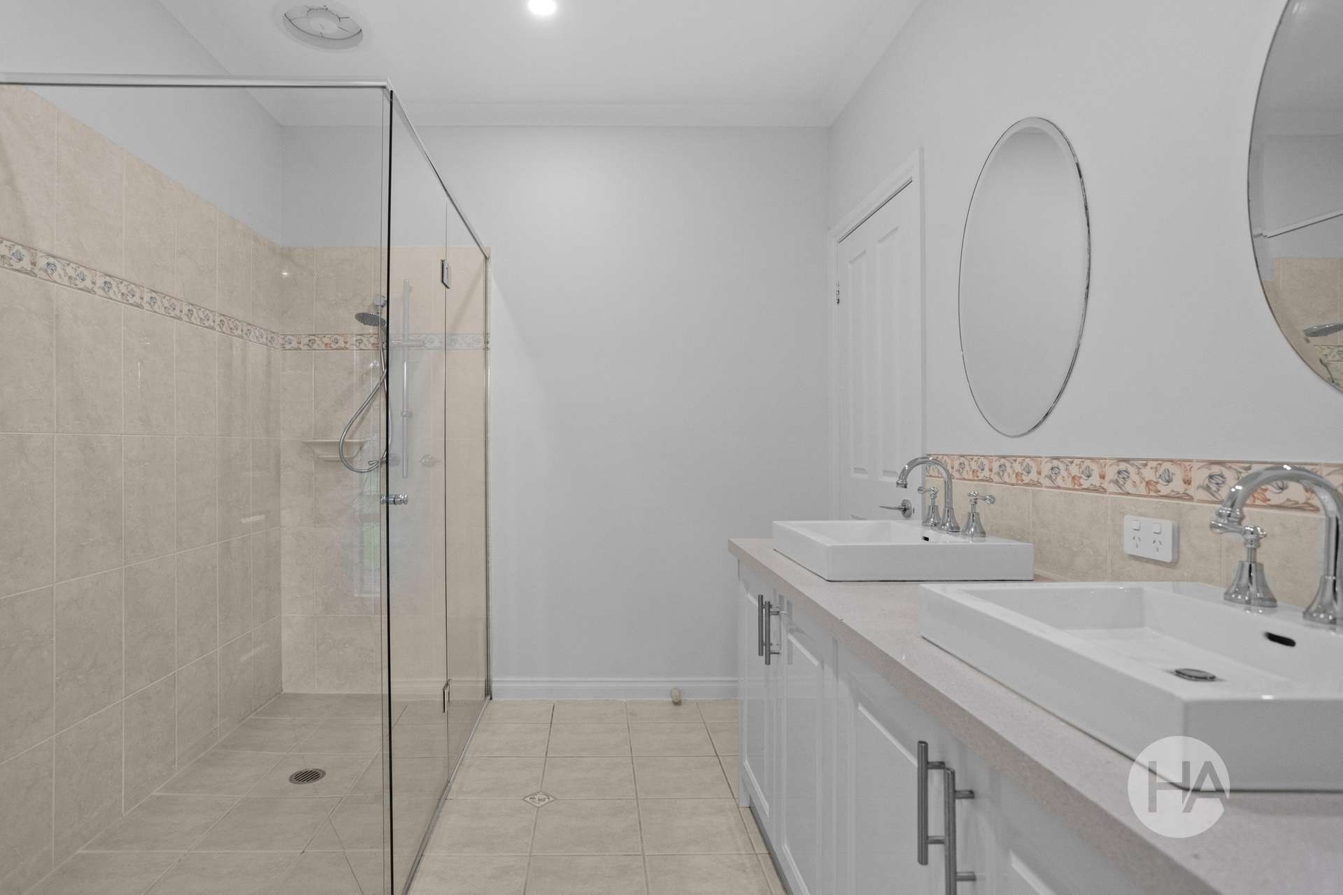 18 Raymond Street, Somerville For Sale by Farmbuy.com - image 10