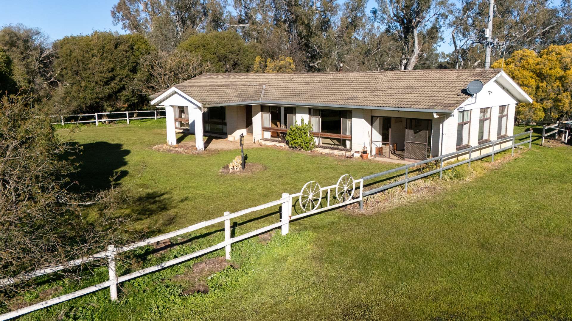 437 Webb Road, Goomalibee For Sale by Farmbuy.com - image 2