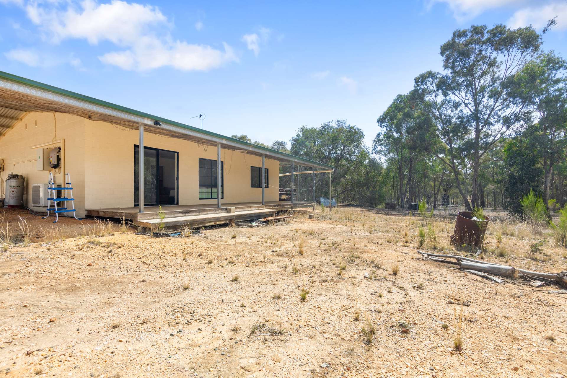 3 Deason Road, Stuart Mill For Sale by Farmbuy.com - image 2