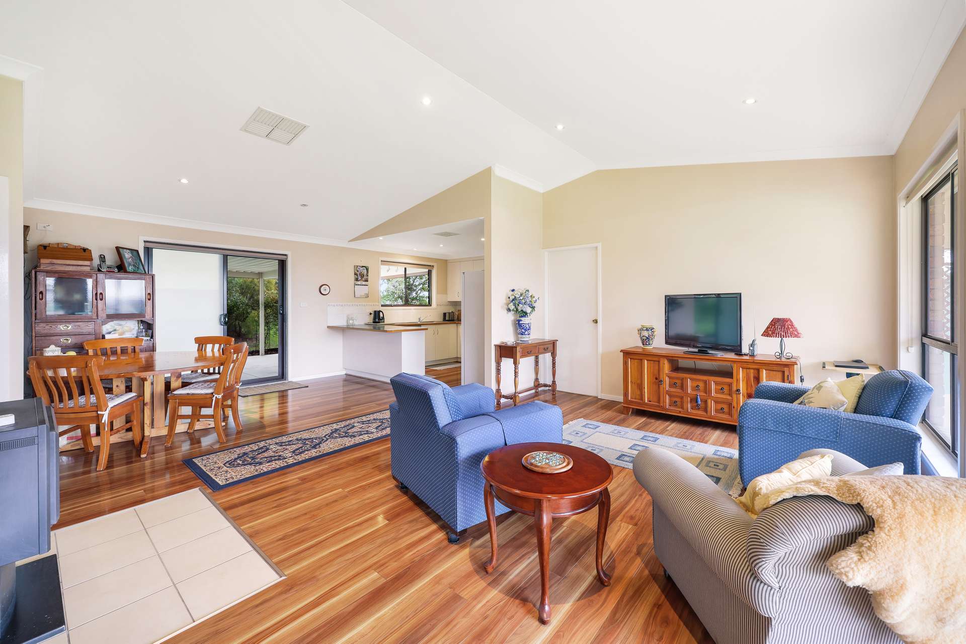 98 Tullamore Road, Tamworth Auction by Farmbuy.com - image 2