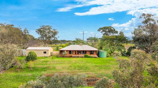 98 Tullamore Road, Tamworth NSW 2340
