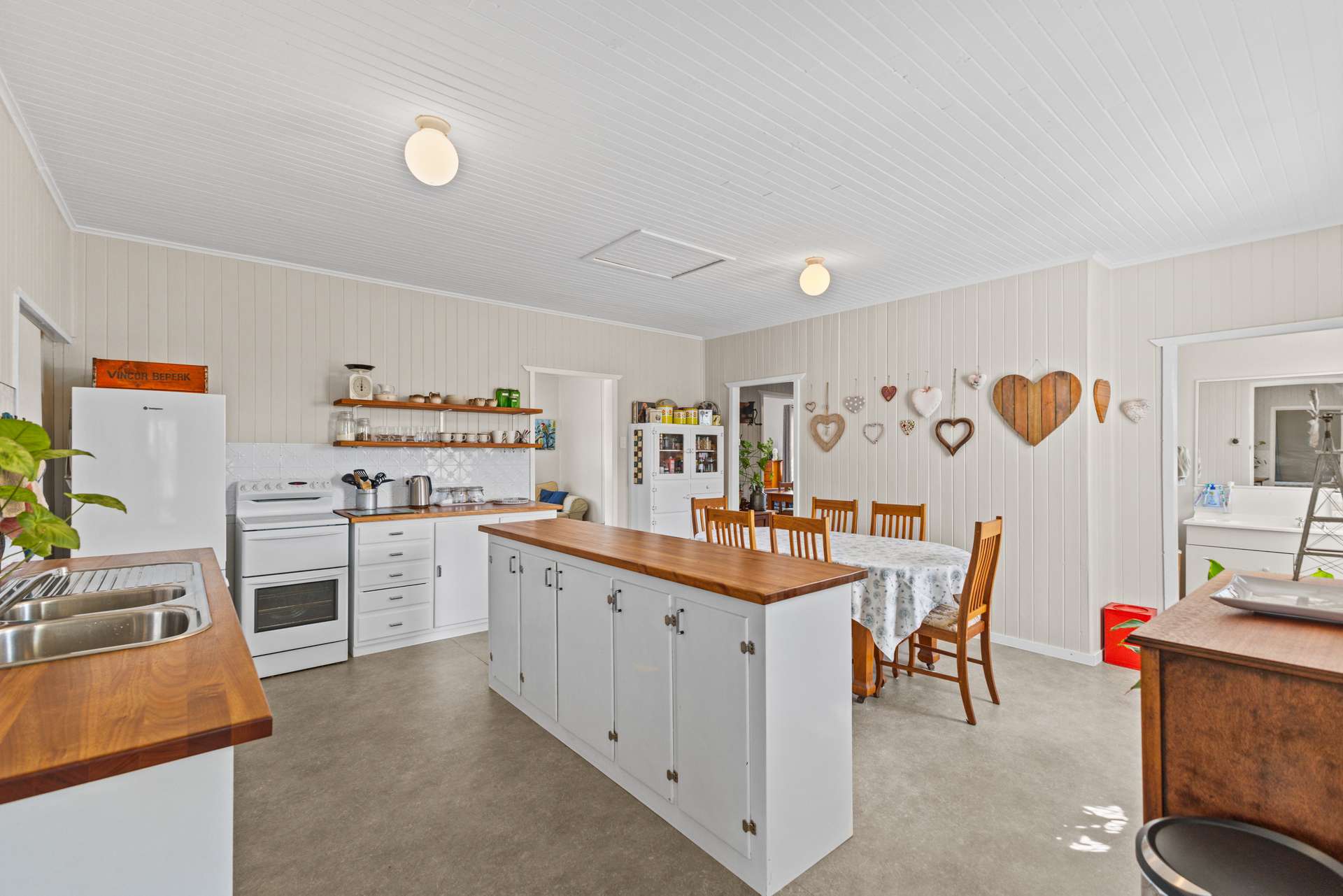 18 Rhode Court, Oakey For Sale by Farmbuy.com - image 5