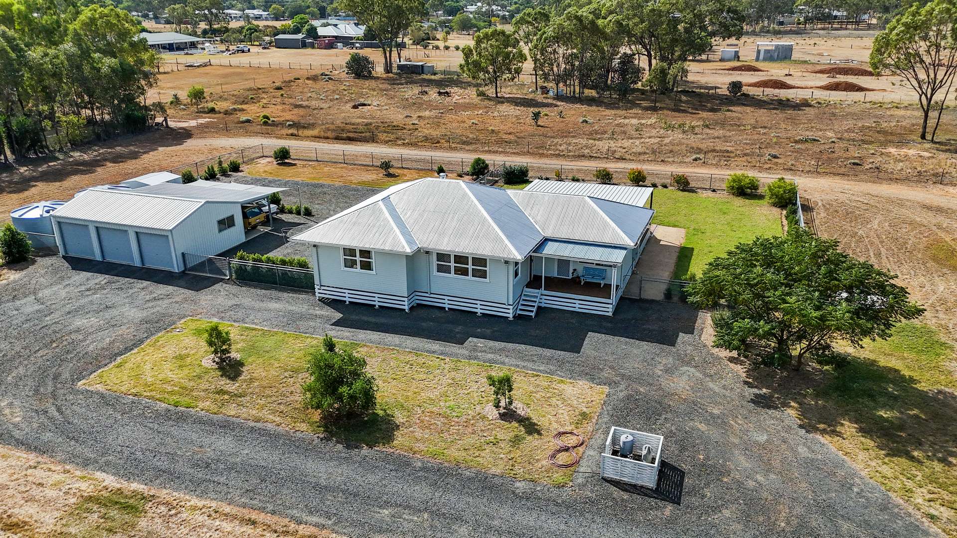 18 Rhode Court, Oakey For Sale by Farmbuy.com - image 2