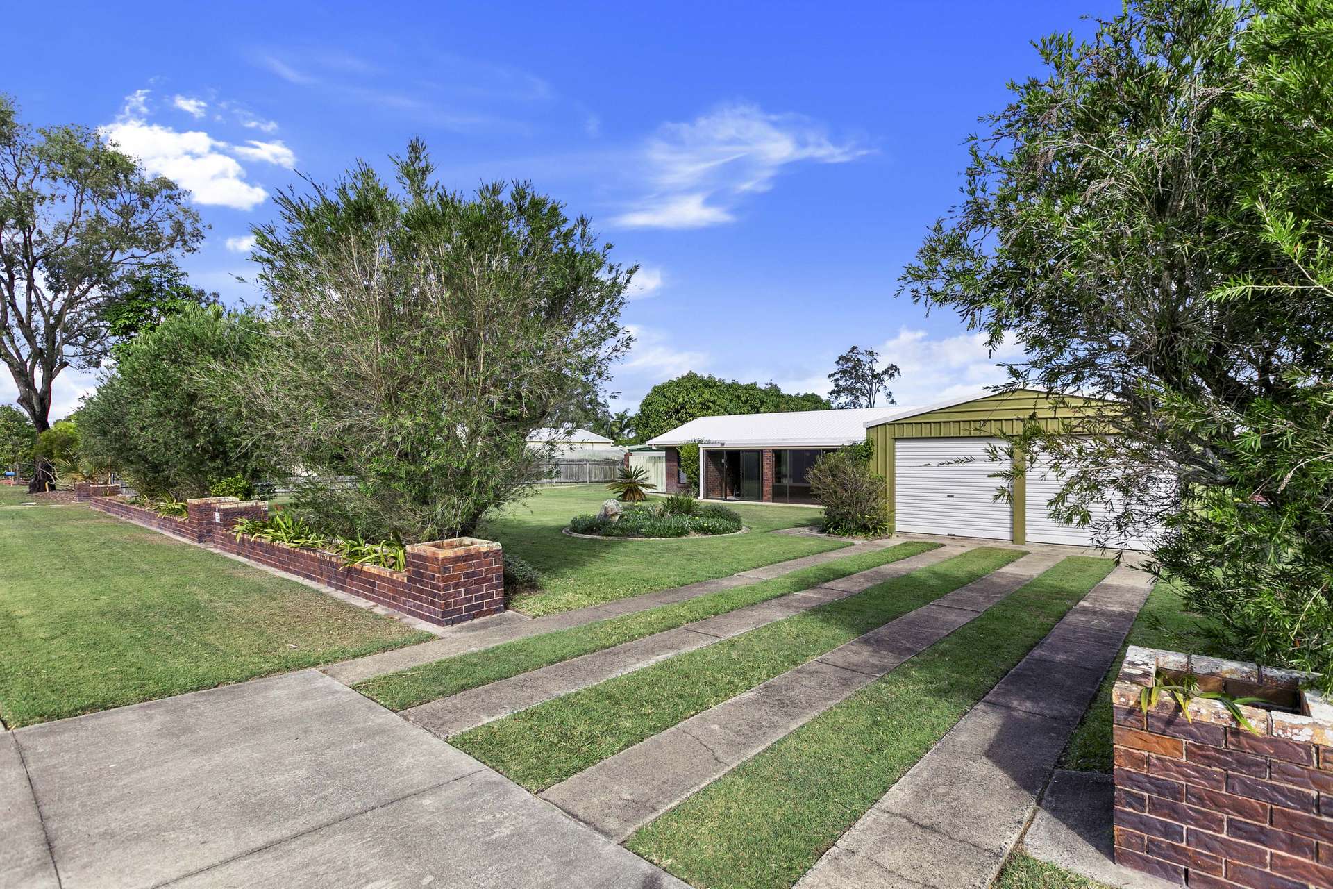 27-29 Orchid Avenue, Urangan For Sale by Farmbuy.com - image 2