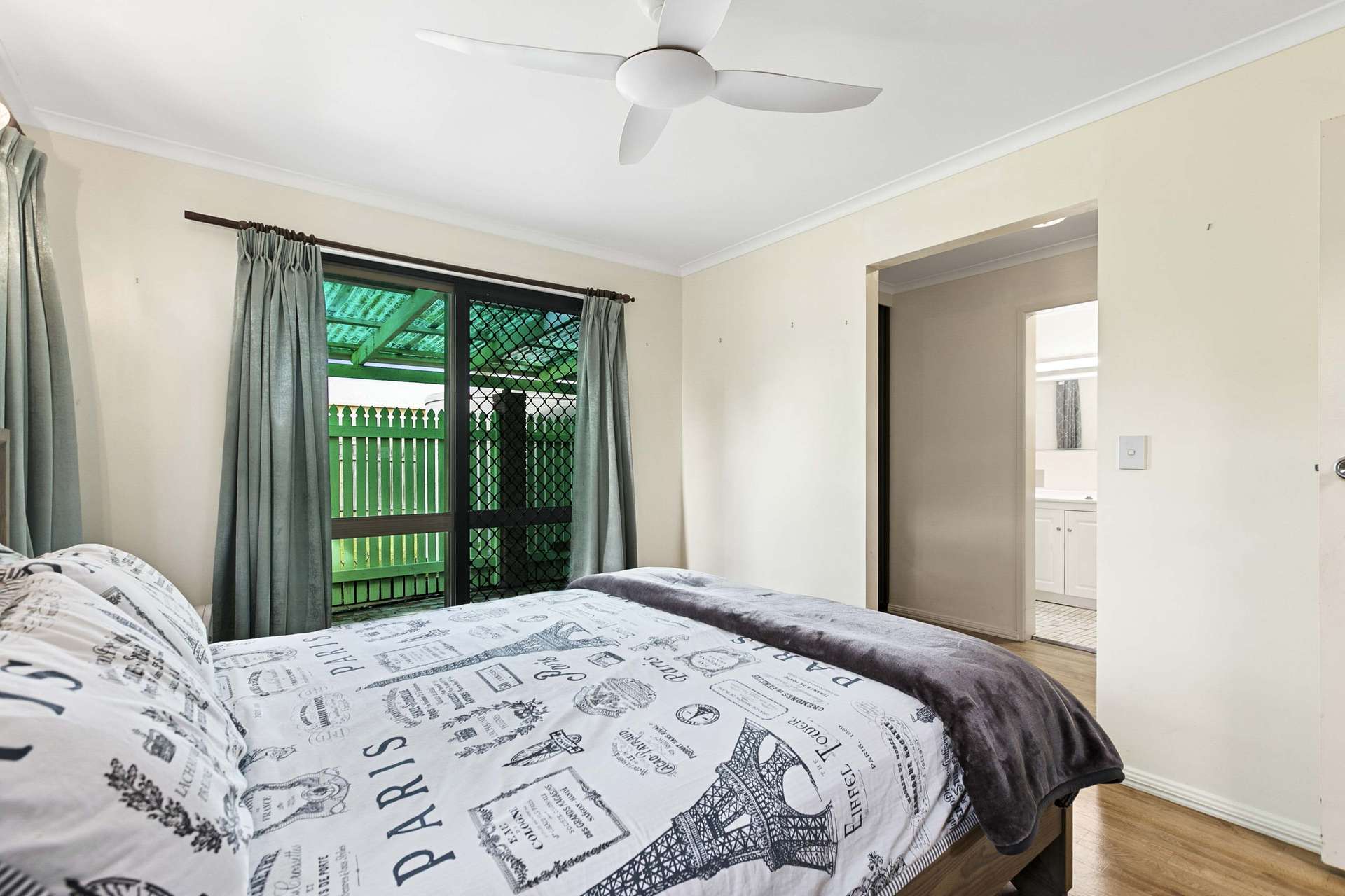 27-29 Orchid Avenue, Urangan For Sale by Farmbuy.com - image 8