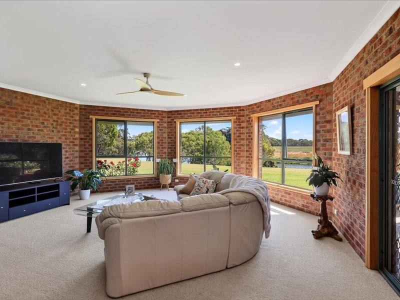 88 Smiths Lane, Allansford For Sale by Farmbuy.com - image 9