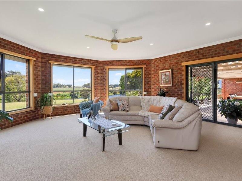 88 Smiths Lane, Allansford For Sale by Farmbuy.com - image 11