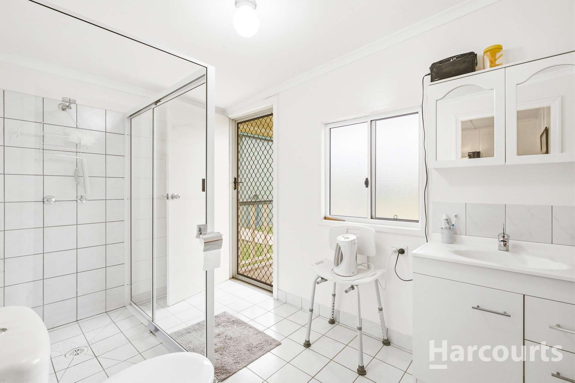 266 Farnsfield Road, North Isis For Sale by Farmbuy.com - image 5