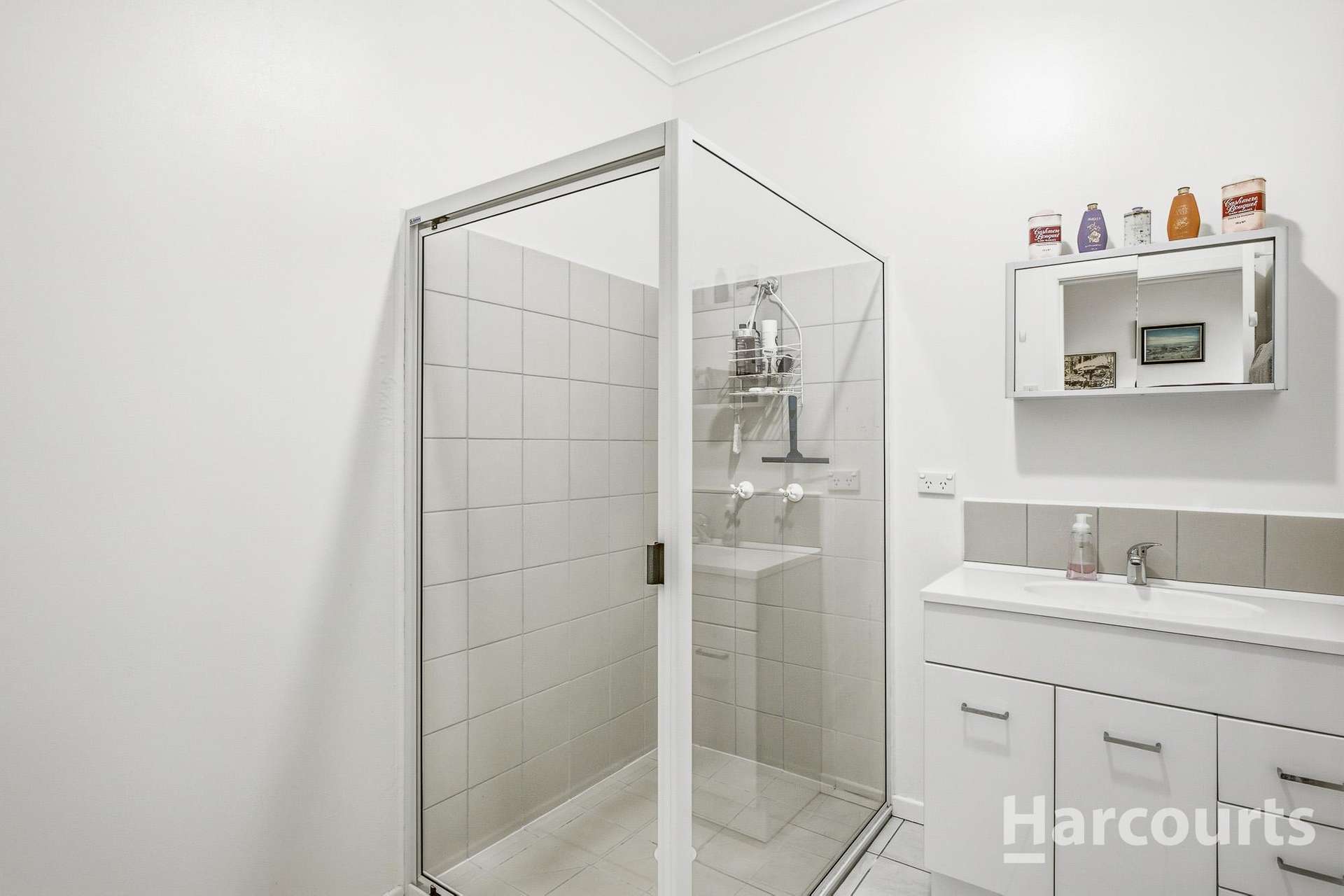266 Farnsfield Road, North Isis For Sale by Farmbuy.com - image 11