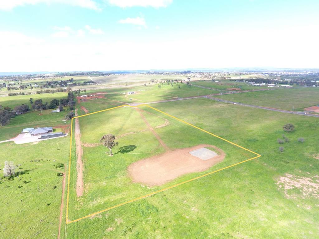 63 Old Pines Road, Parkes NSW 2870