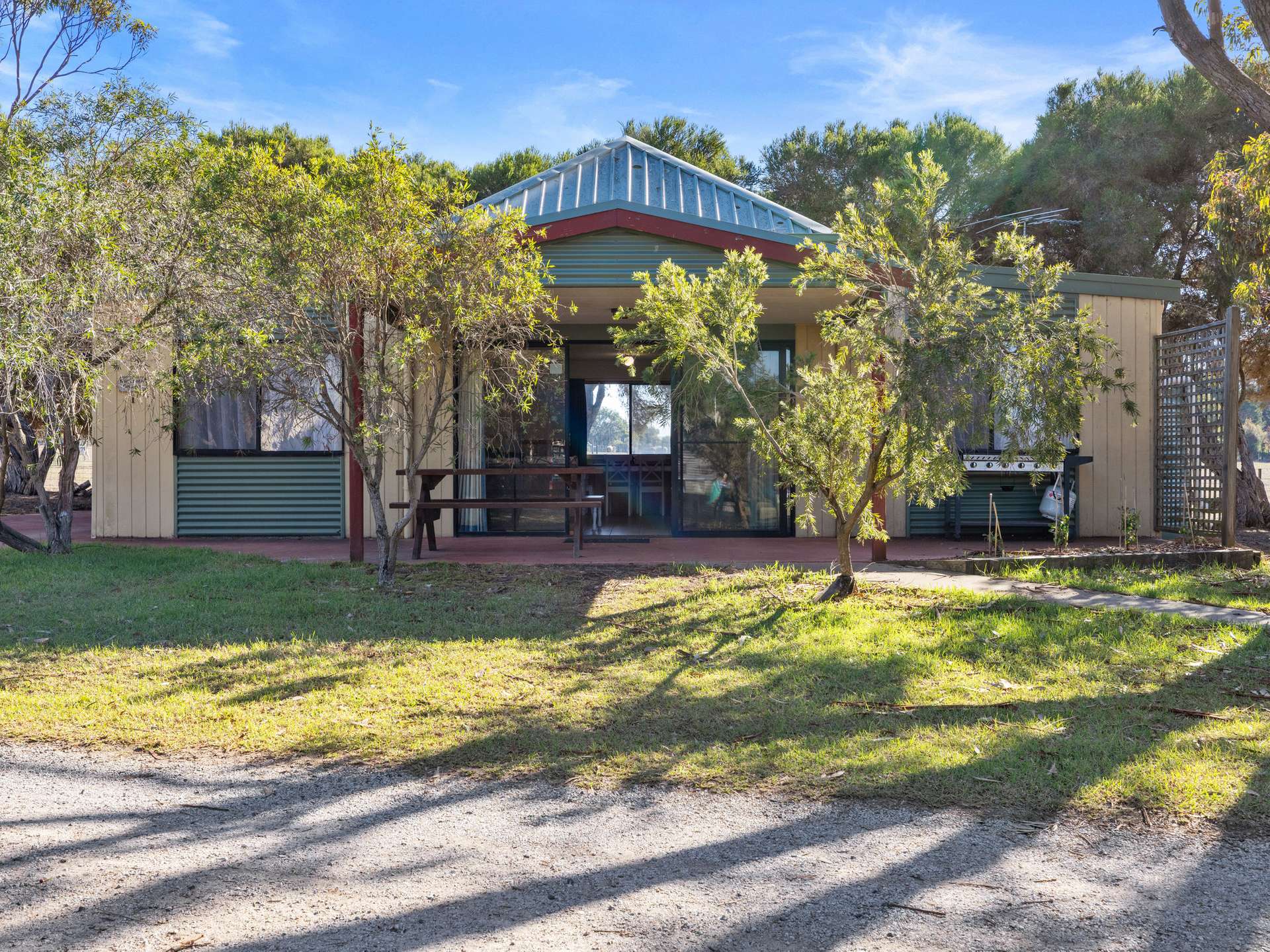 422 Ventnor Road, Ventnor For Sale by Farmbuy.com - image 19