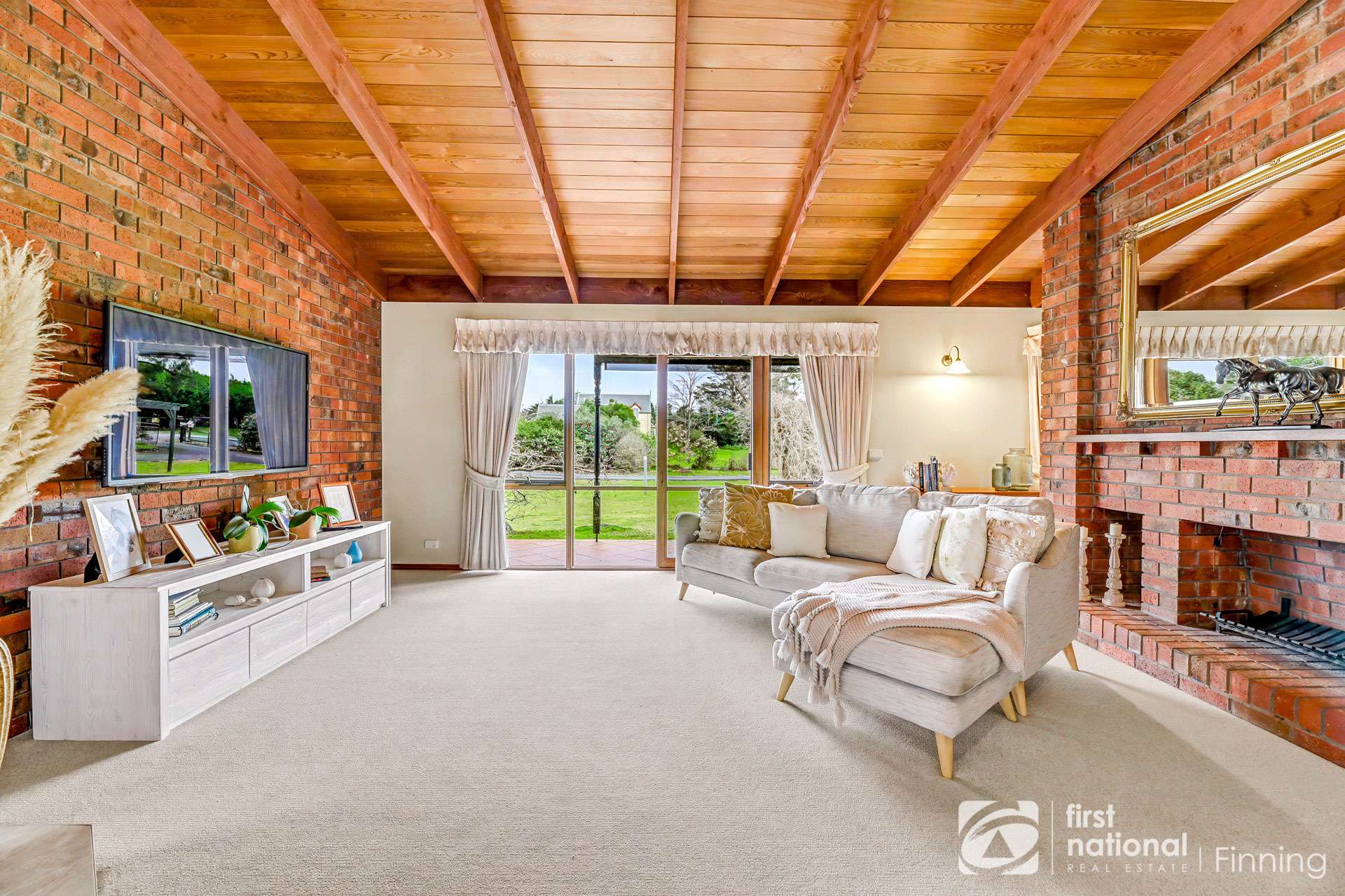 54 Worthing Road, Devon Meadows For Sale by Farmbuy.com - image 5