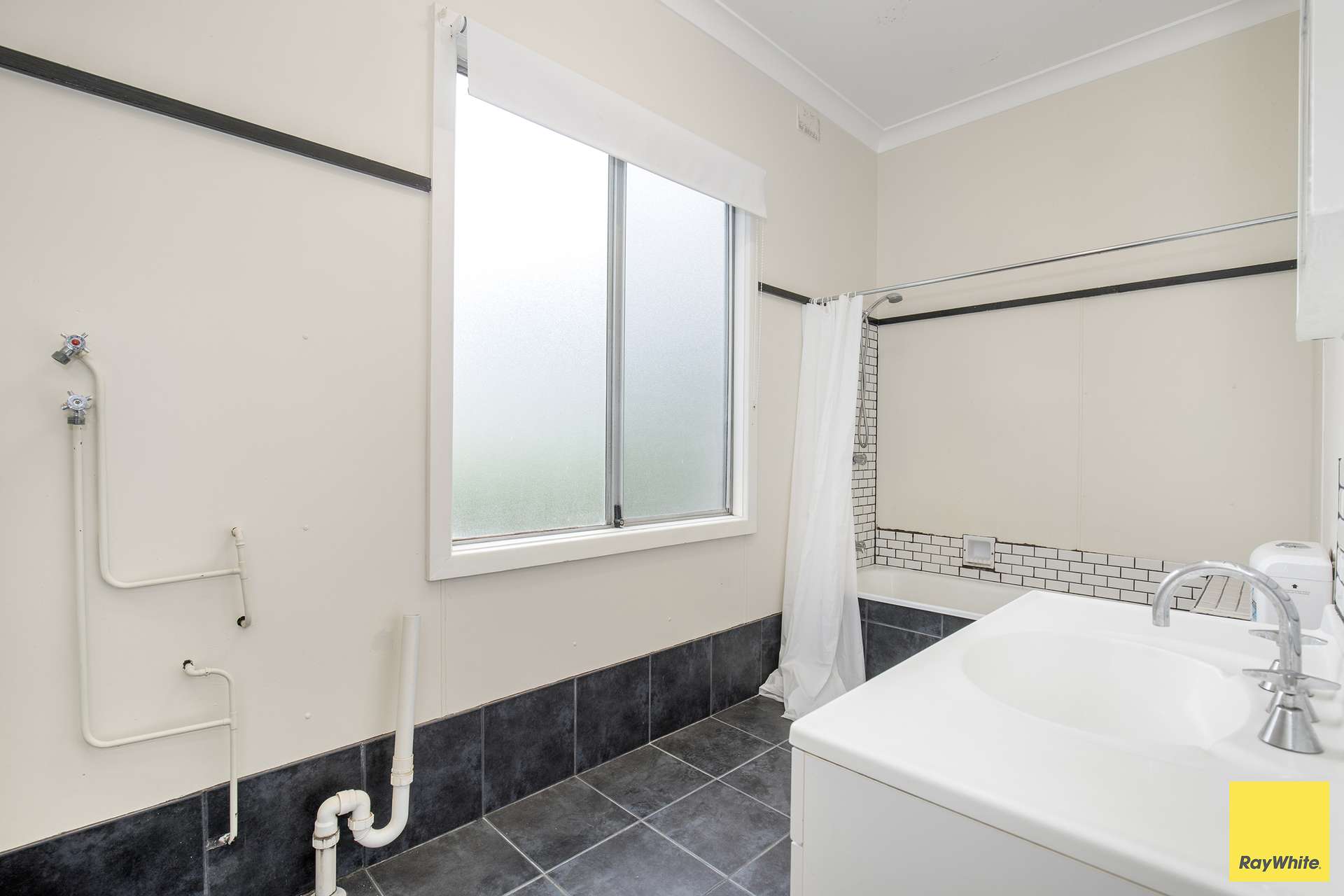207 Dumaresq Street, Armidale Auction by Farmbuy.com - image 10