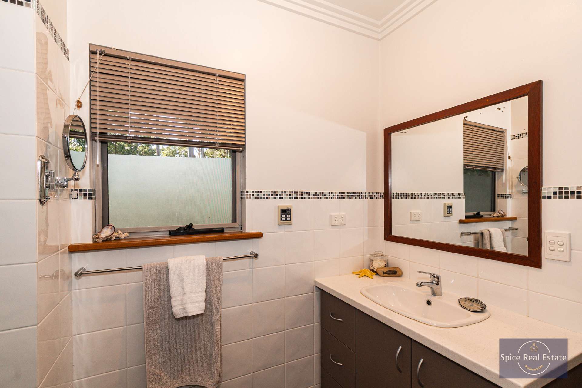 12 Pember Road East, Ocean Beach For Sale by Farmbuy.com - image 11