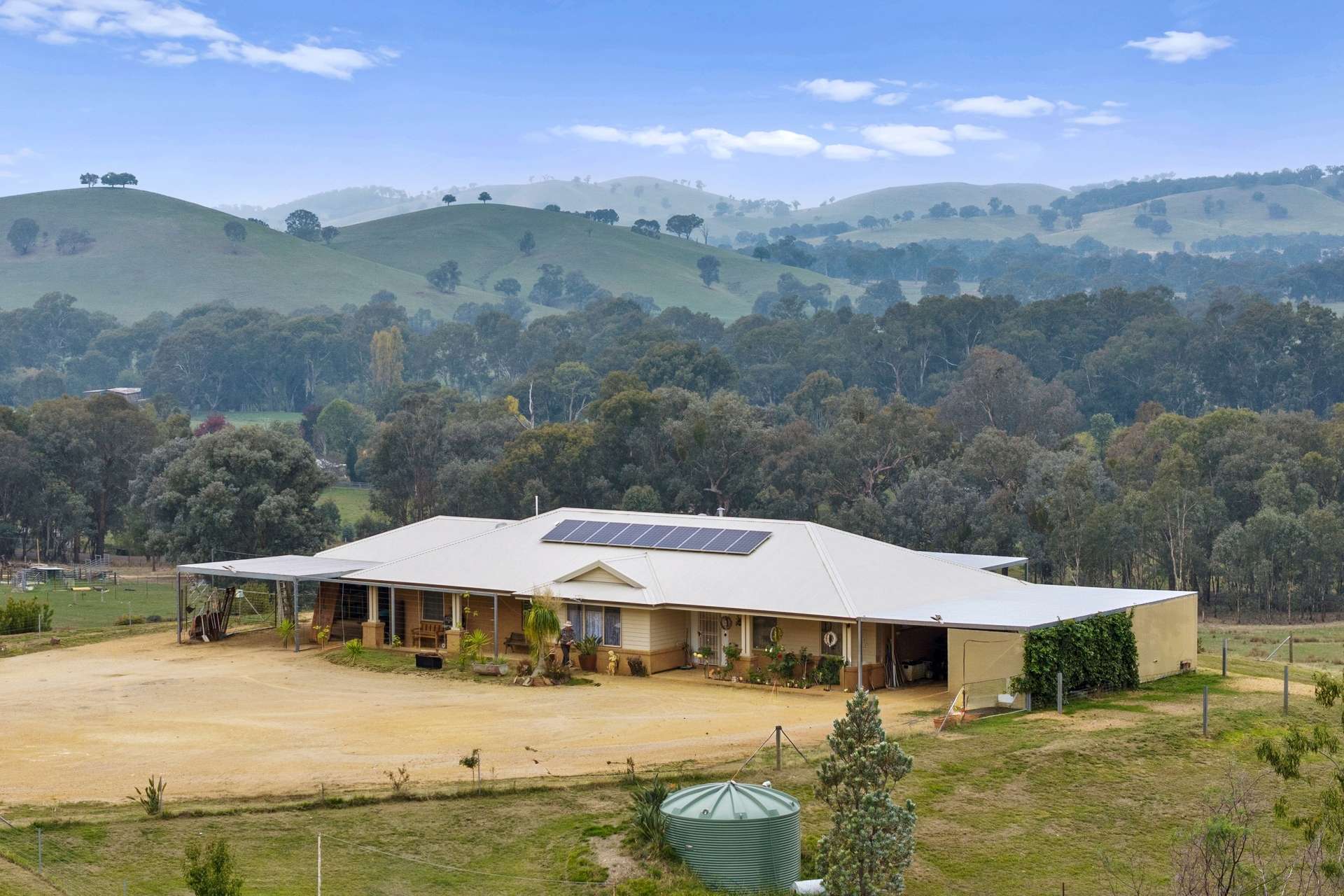 1368 Carboor-Everton Road, Bobinawarrah For Sale by Farmbuy.com - image 1