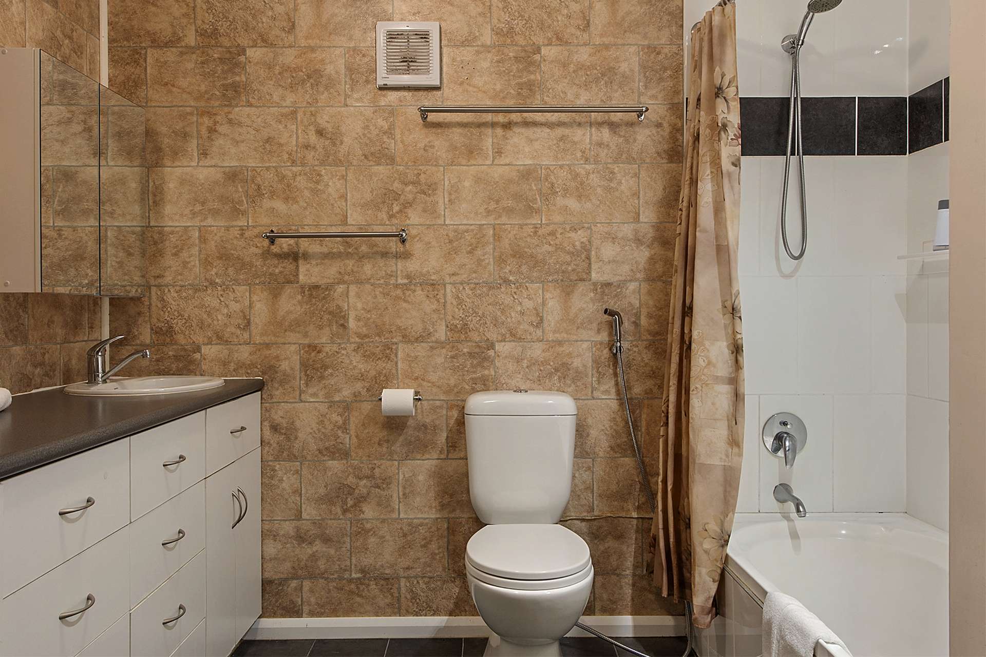 19509 Bass Highway, Detention For Sale by Farmbuy.com - image 3