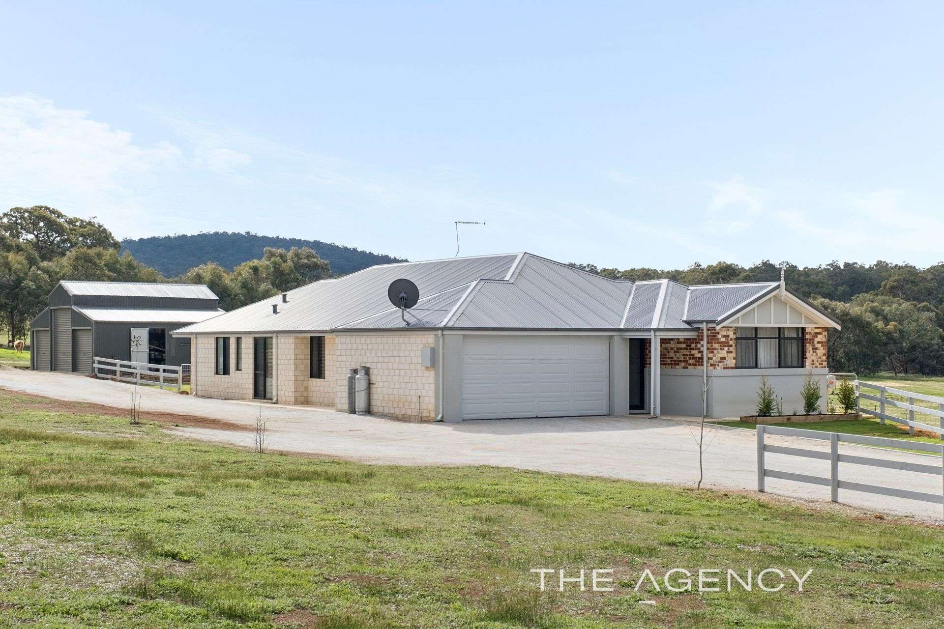 19 Sims Road, Bakers Hill For Sale by Farmbuy.com - image 35